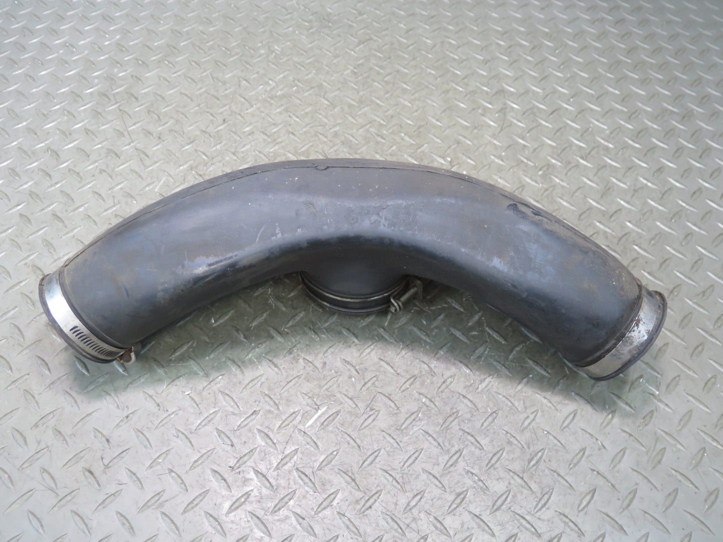 90-96 Nissan Z32 300ZX NA Center Air Intake Duct Hose Pipe Line OEM