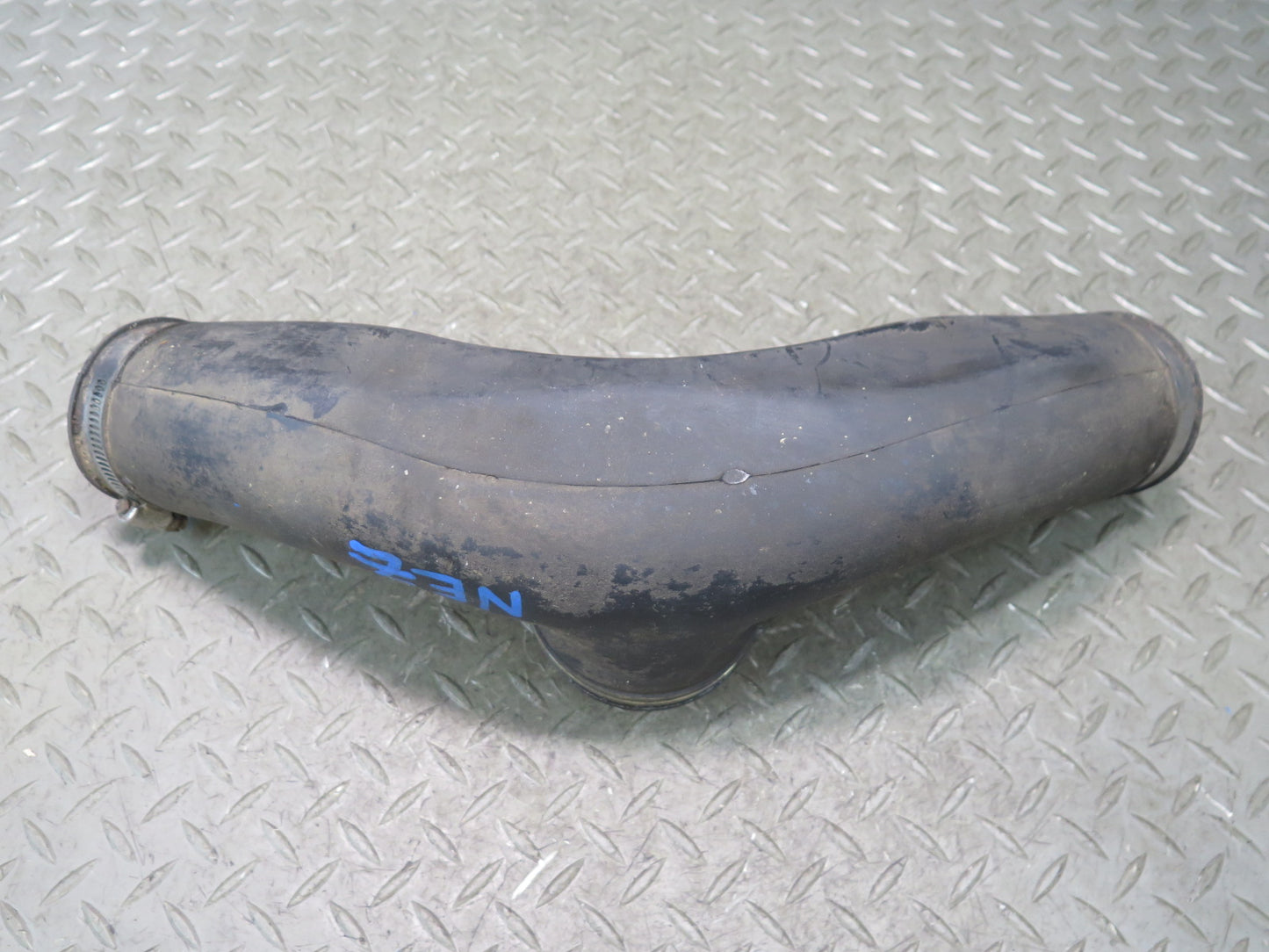 90-96 Nissan Z32 300ZX NA Center Air Intake Duct Hose Pipe Line OEM