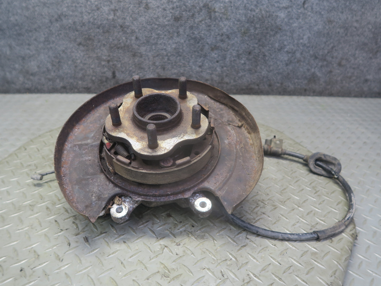 91-96 Nissan Z32 300ZX NON Turbo Rear Left Spindle Knuckle Wheel Hub Bearing OEM