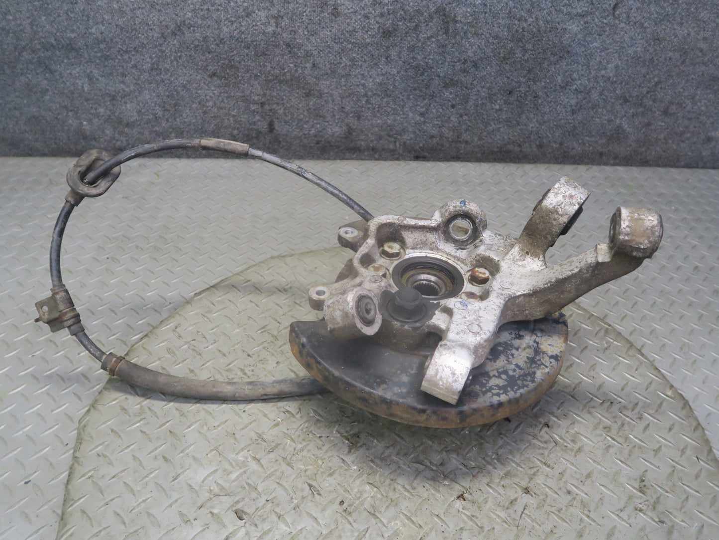 91-96 Nissan Z32 300ZX NON Turbo Rear Left Spindle Knuckle Wheel Hub Bearing OEM