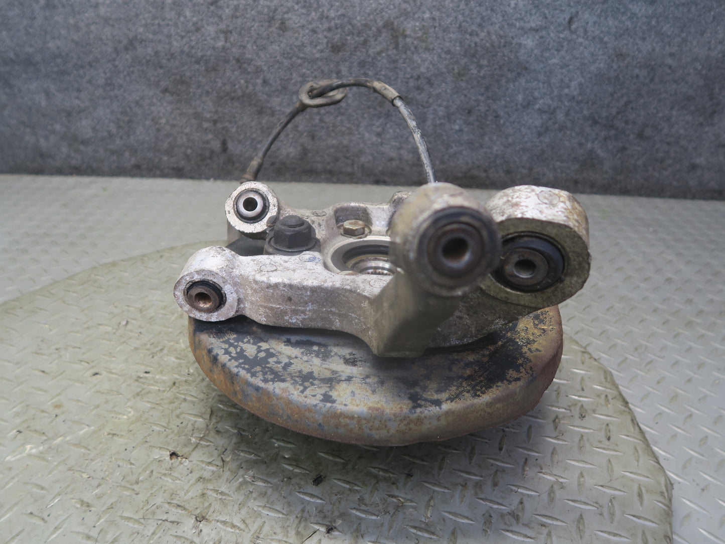 91-96 Nissan Z32 300ZX NON Turbo Rear Left Spindle Knuckle Wheel Hub Bearing OEM