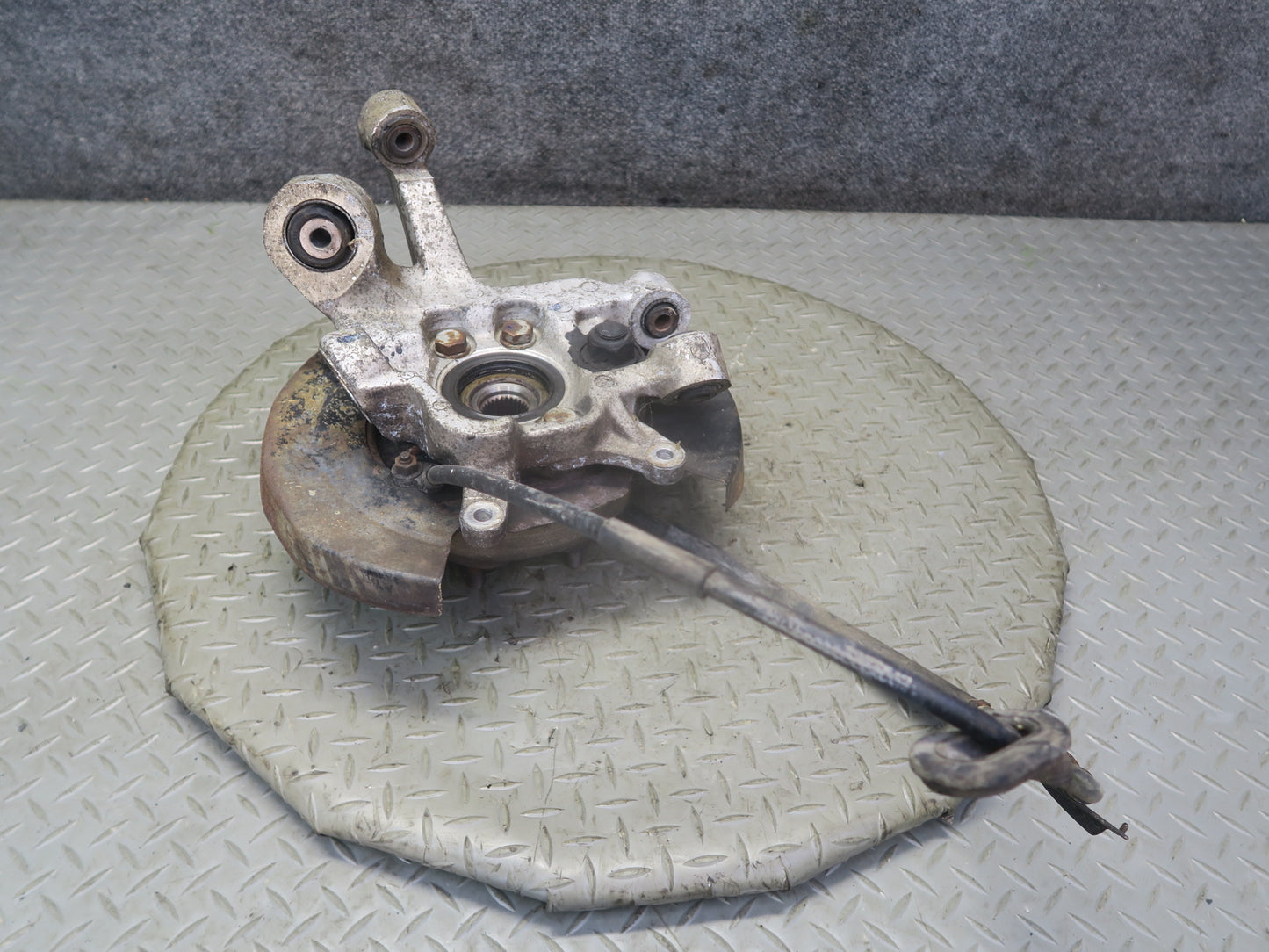 91-96 Nissan Z32 300ZX NON Turbo Rear Left Spindle Knuckle Wheel Hub Bearing OEM