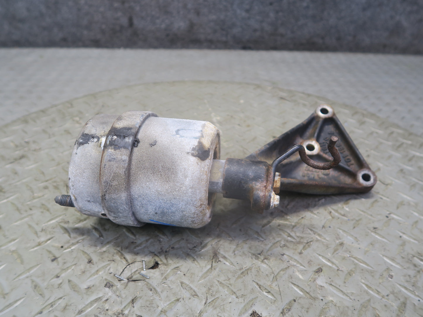 99-00 VW Eurovan T4 2.8L A/T Automatic Transmission Mount Bracket Set 91K OEM