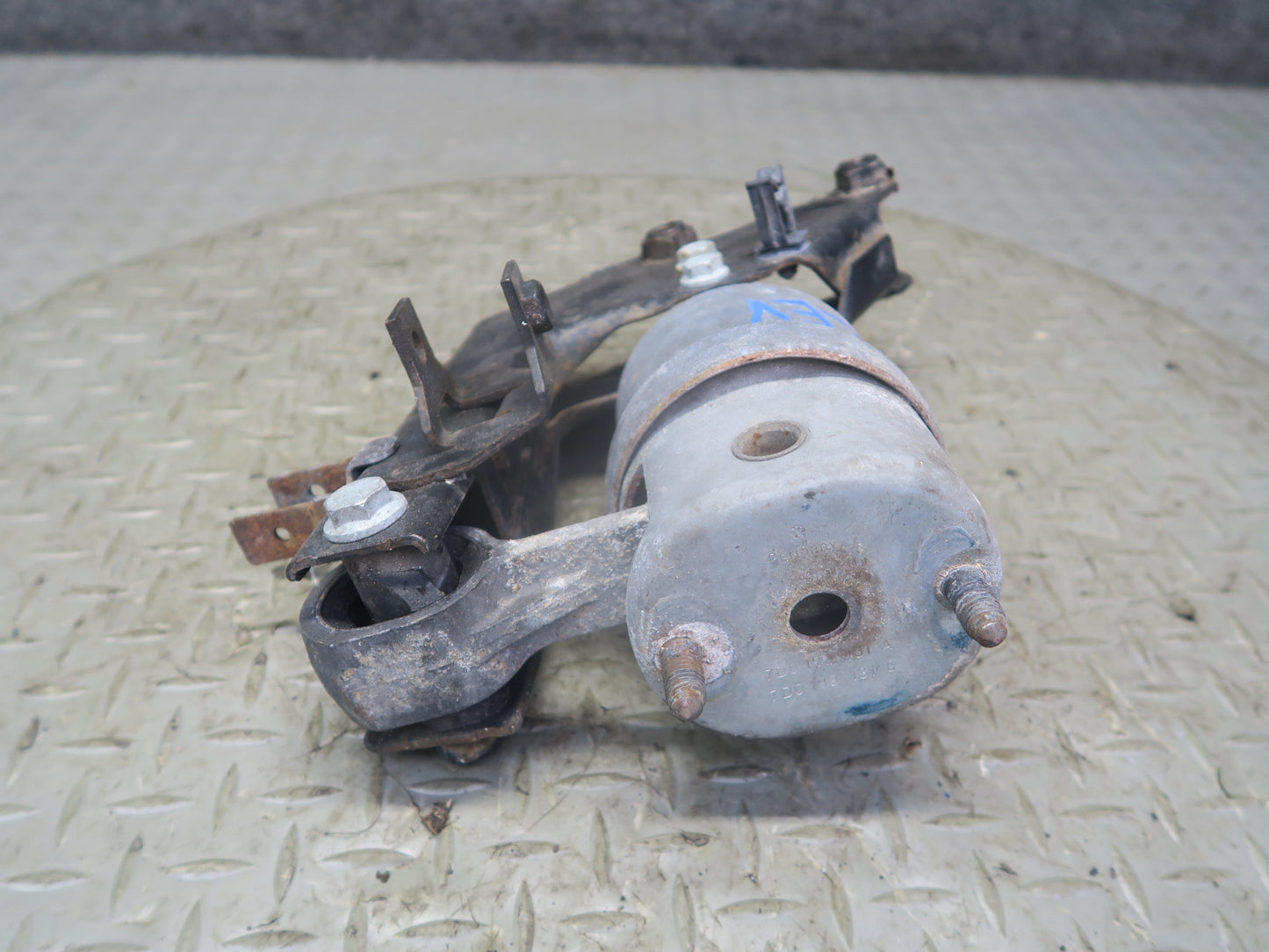 99-00 VW Eurovan T4 2.8L A/T Automatic Transmission Mount Bracket Set 91K OEM