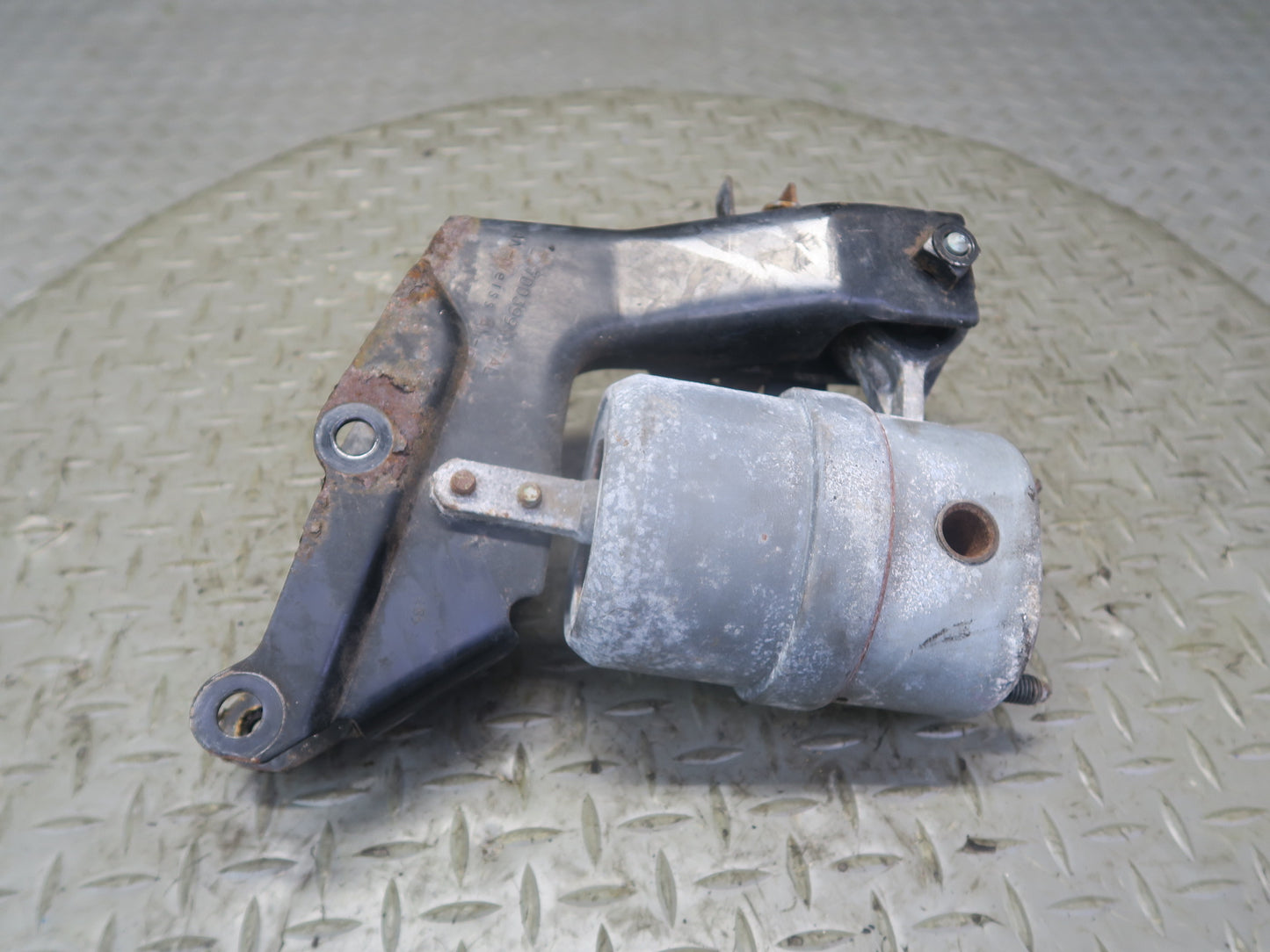 99-00 VW Eurovan T4 2.8L A/T Automatic Transmission Mount Bracket Set 91K OEM