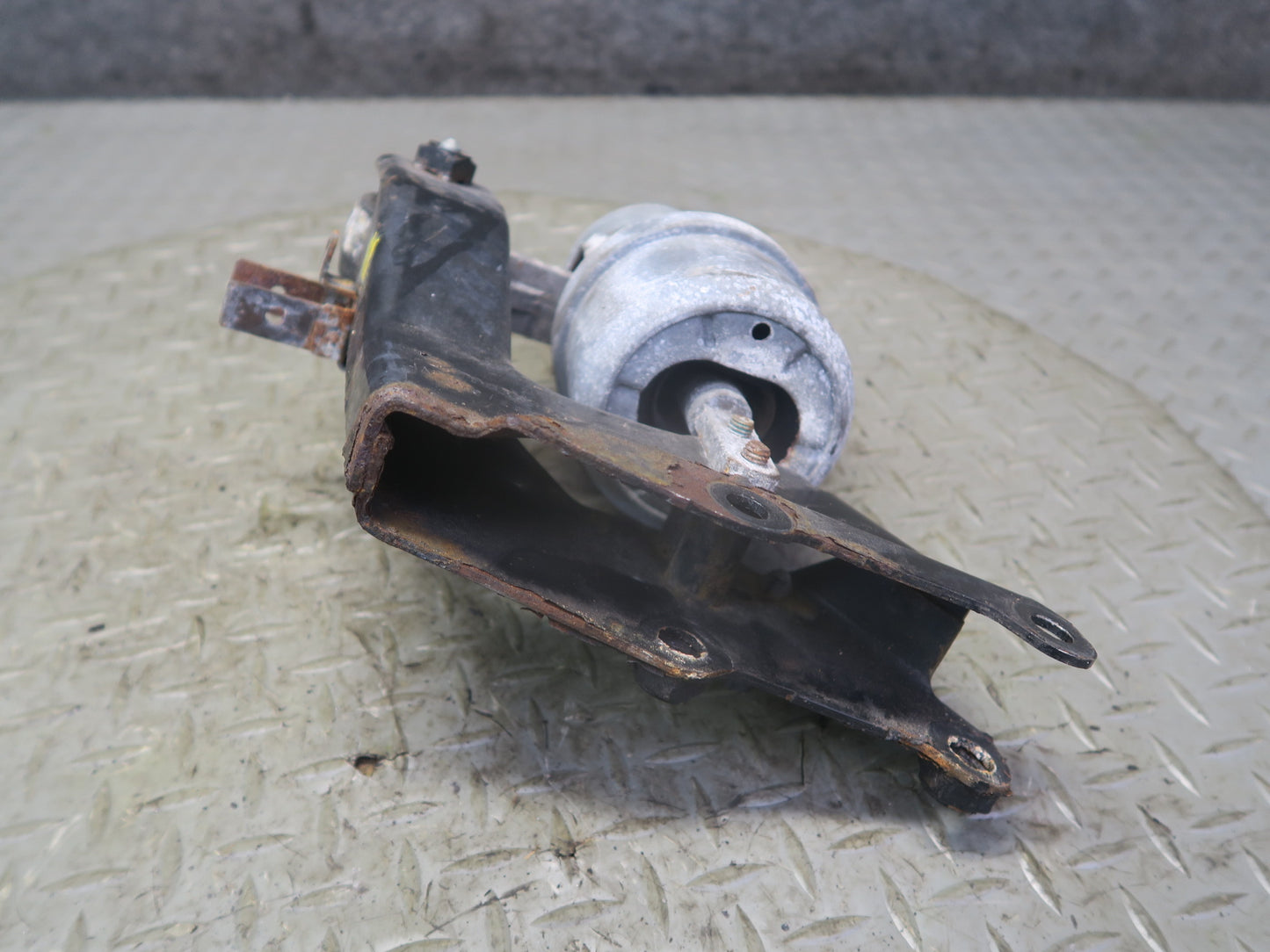 99-00 VW Eurovan T4 2.8L A/T Automatic Transmission Mount Bracket Set 91K OEM