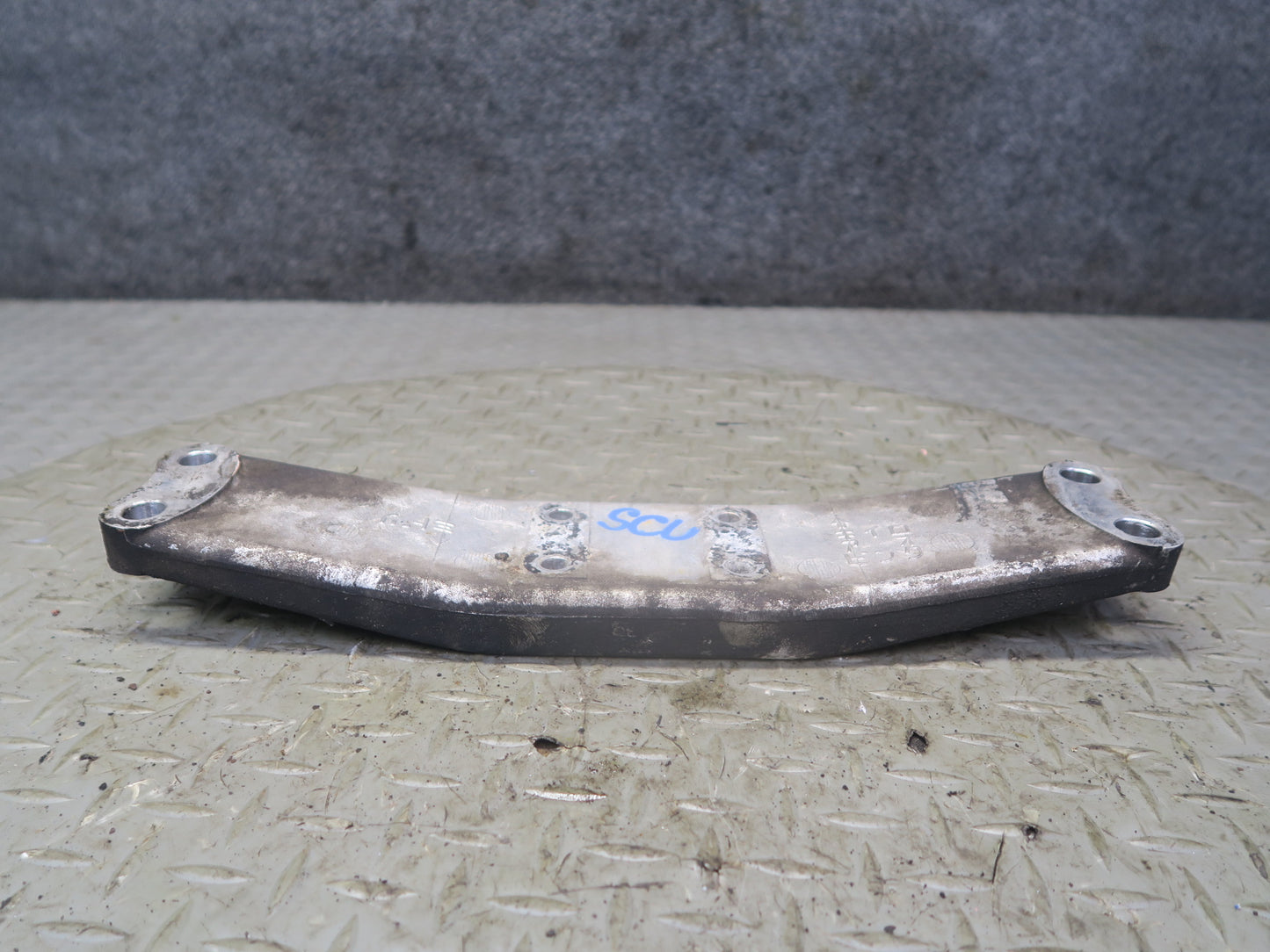 97-00 Lexus UZZ30L SC300 SC400 Rear Automatic Transmission Mount Bracket OEM