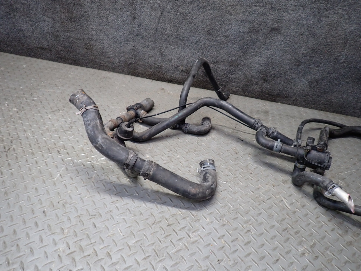 2000 VW Eurovan T4 2.8L AES Engine Radiator Coolant Hose Pipe Line Set OEM