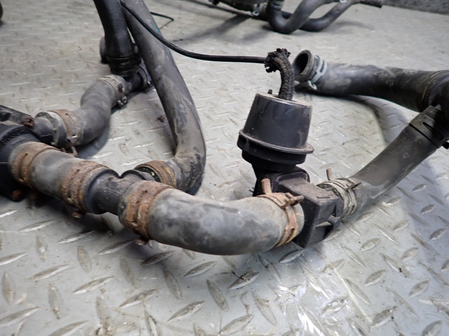 2000 VW Eurovan T4 2.8L AES Engine Radiator Coolant Hose Pipe Line Set OEM