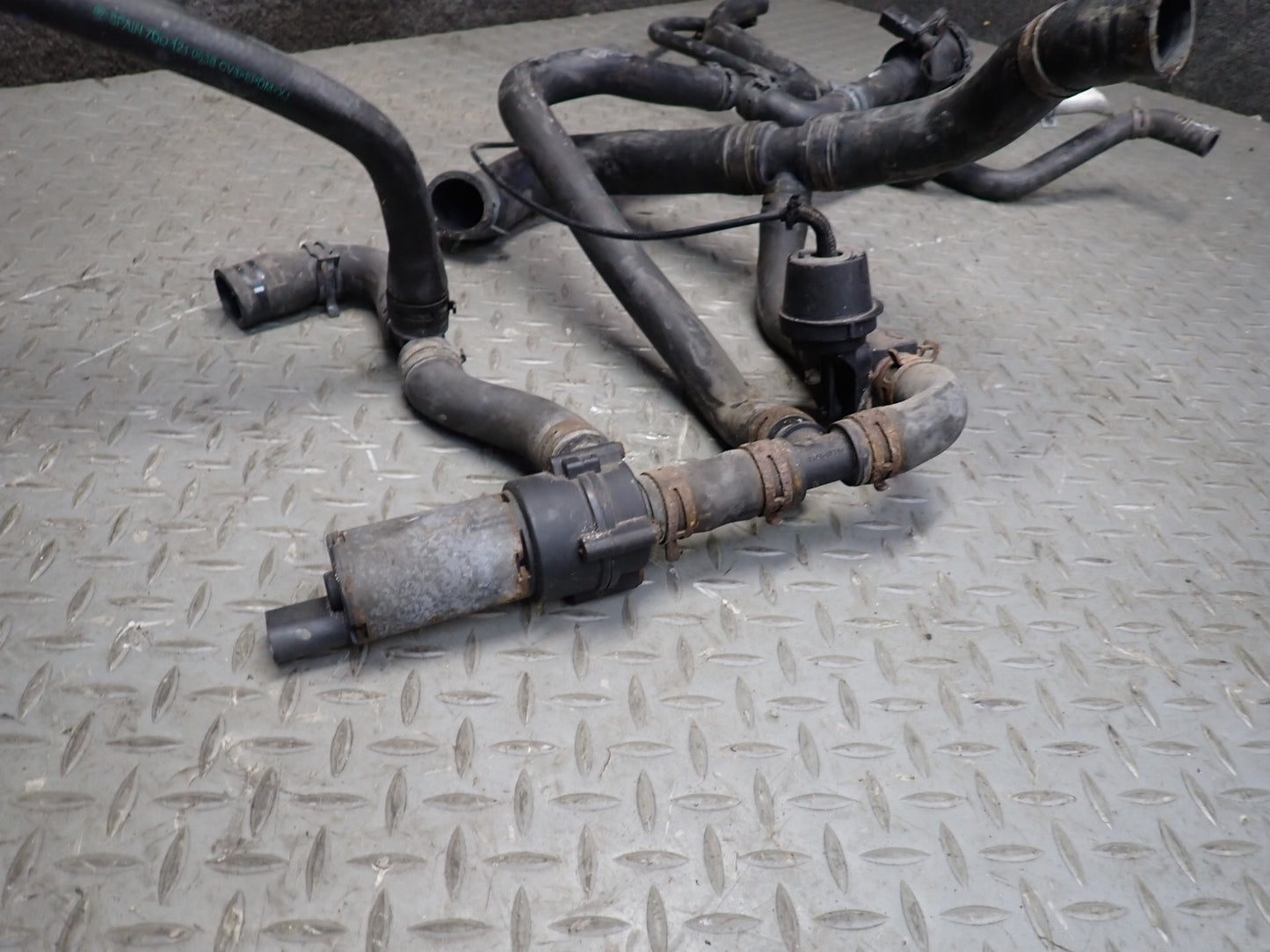 2000 VW Eurovan T4 2.8L AES Engine Radiator Coolant Hose Pipe Line Set OEM
