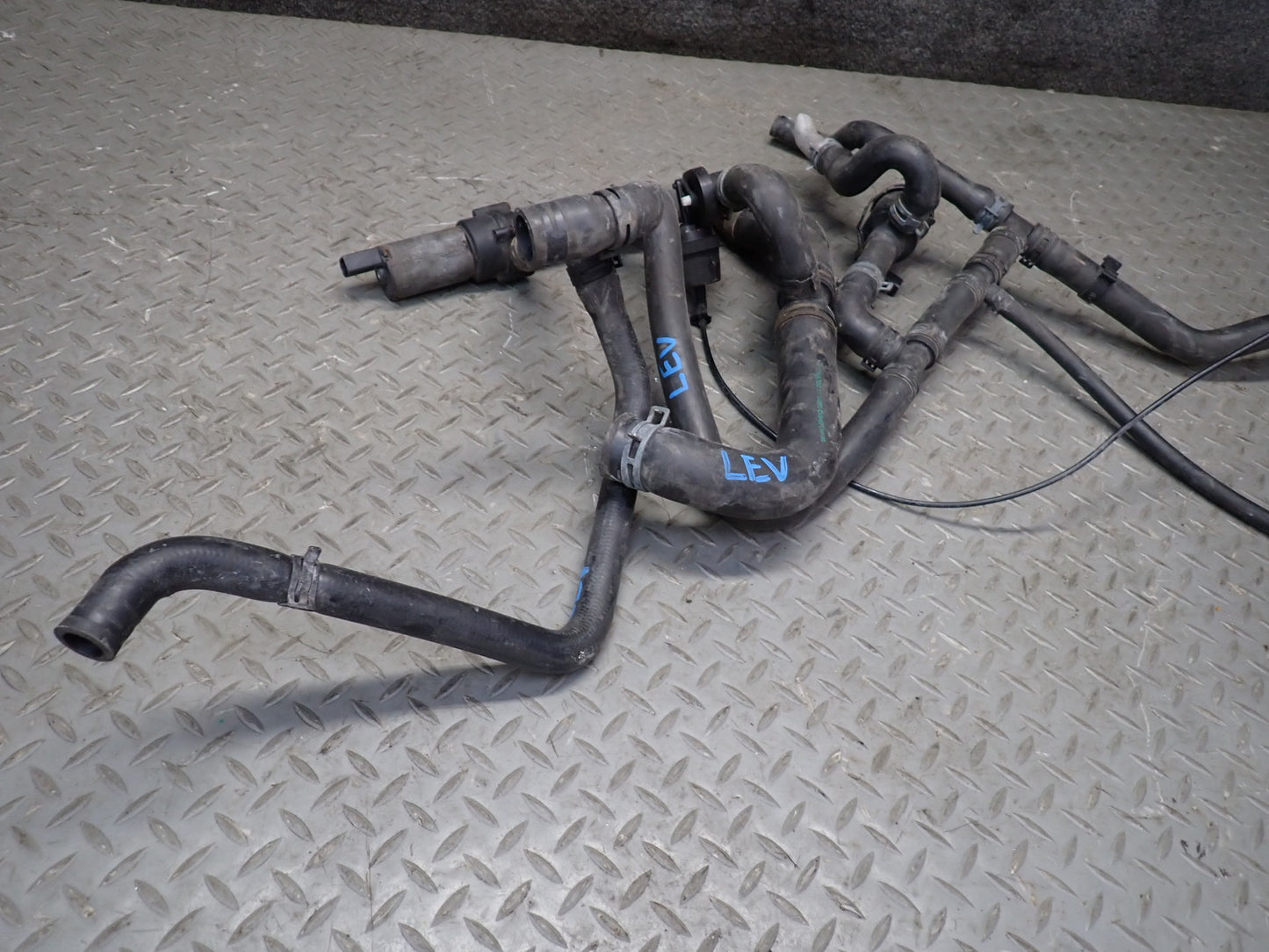 2000 VW Eurovan T4 2.8L AES Engine Radiator Coolant Hose Pipe Line Set OEM