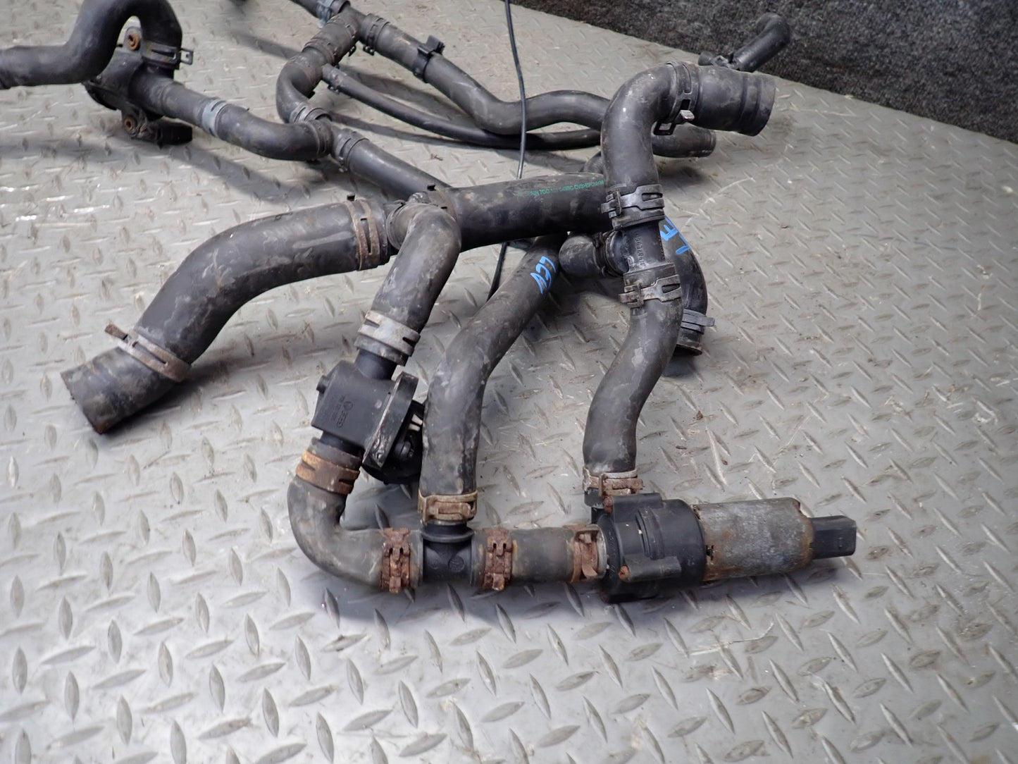 2000 VW Eurovan T4 2.8L AES Engine Radiator Coolant Hose Pipe Line Set OEM