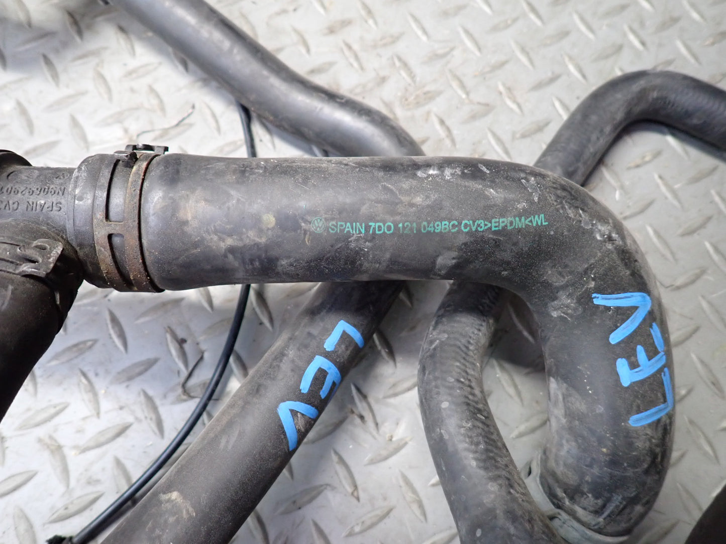 2000 VW Eurovan T4 2.8L AES Engine Radiator Coolant Hose Pipe Line Set OEM