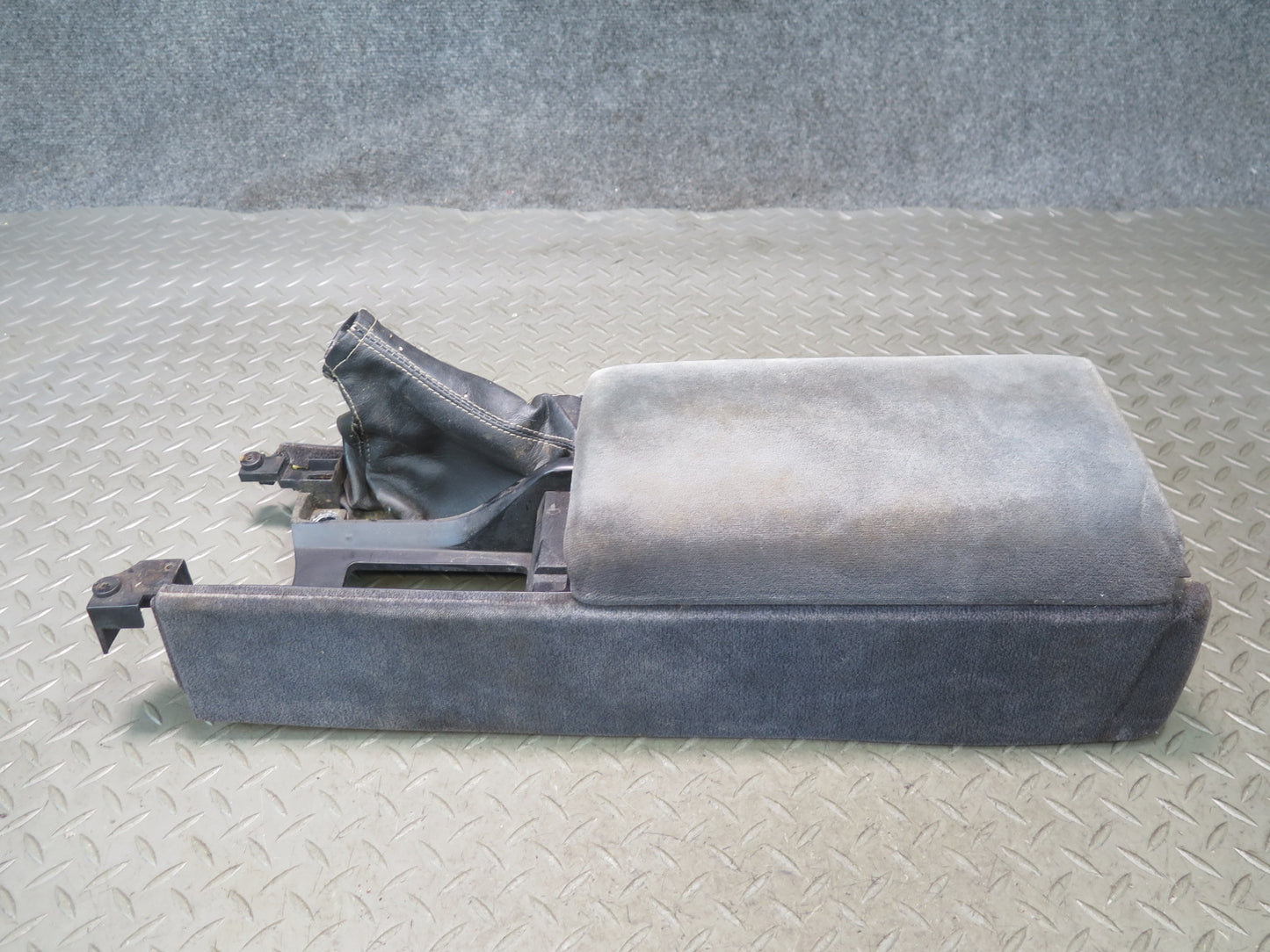 90-96 Nissan Z32 300ZX 2+0 Center Console Trim Cover Panel w Armrest OEM