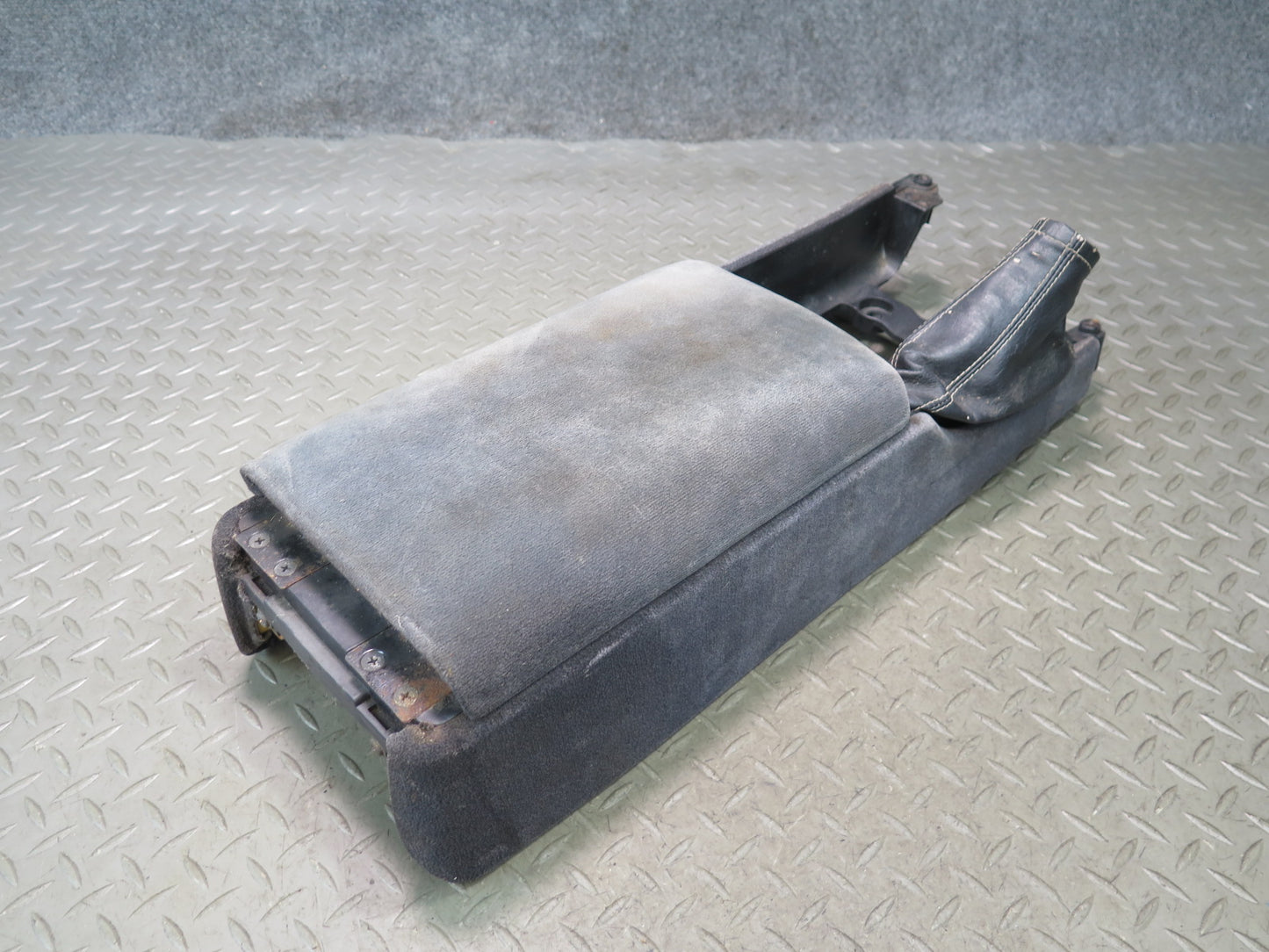 90-96 Nissan Z32 300ZX 2+0 Center Console Trim Cover Panel w Armrest OEM