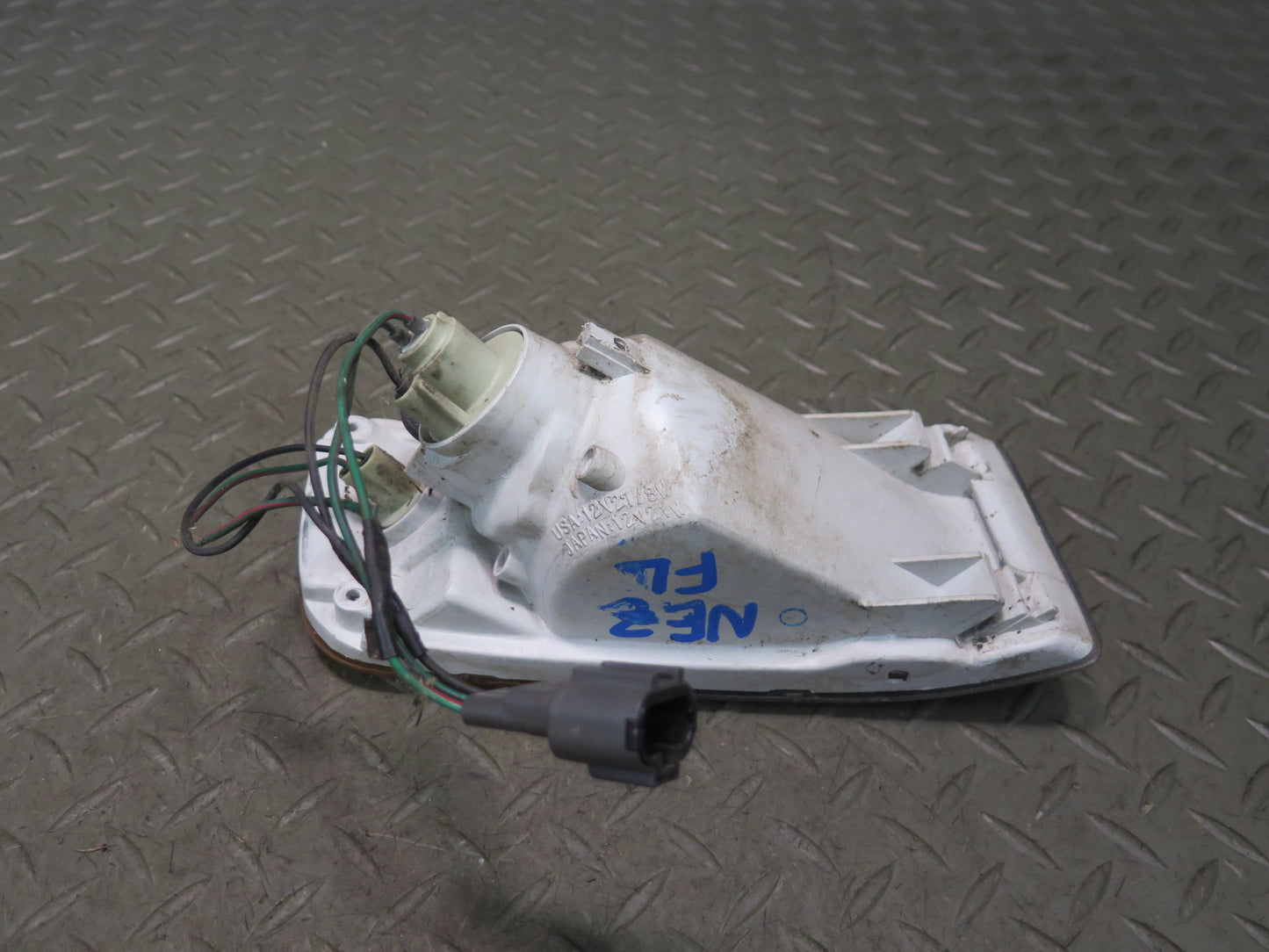 90-96 Nissan Z32 300ZX Set of 2 Front Turn Signal Marker Corner Light Lamp OEM