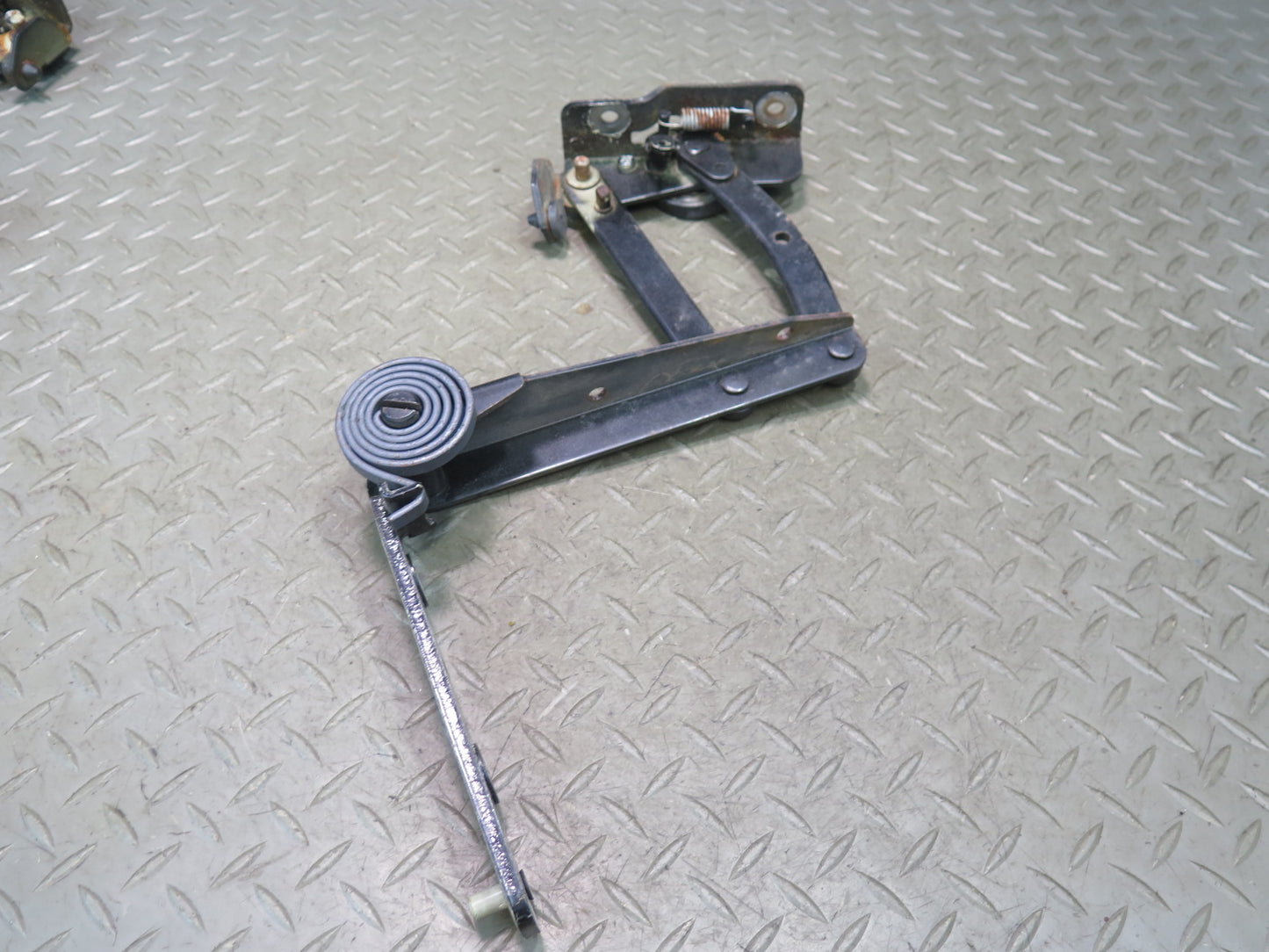 93-96 Nissan Z32 300ZX Convertible Set of 2 Left & Right TOP Roof Hinge OEM