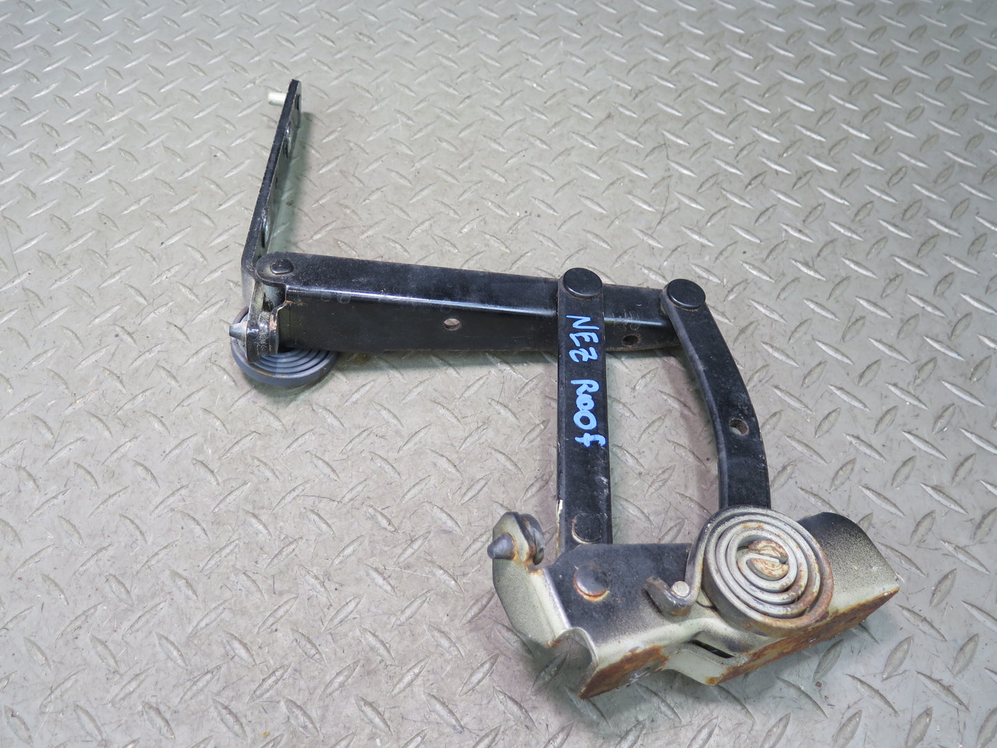 93-96 Nissan Z32 300ZX Convertible Set of 2 Left & Right TOP Roof Hinge OEM