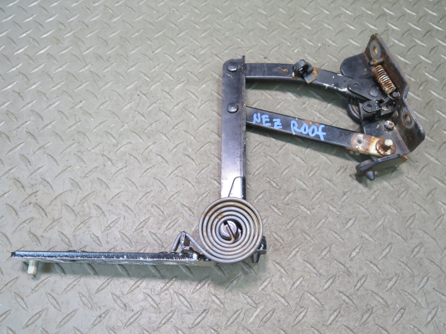 93-96 Nissan Z32 300ZX Convertible Set of 2 Left & Right TOP Roof Hinge OEM