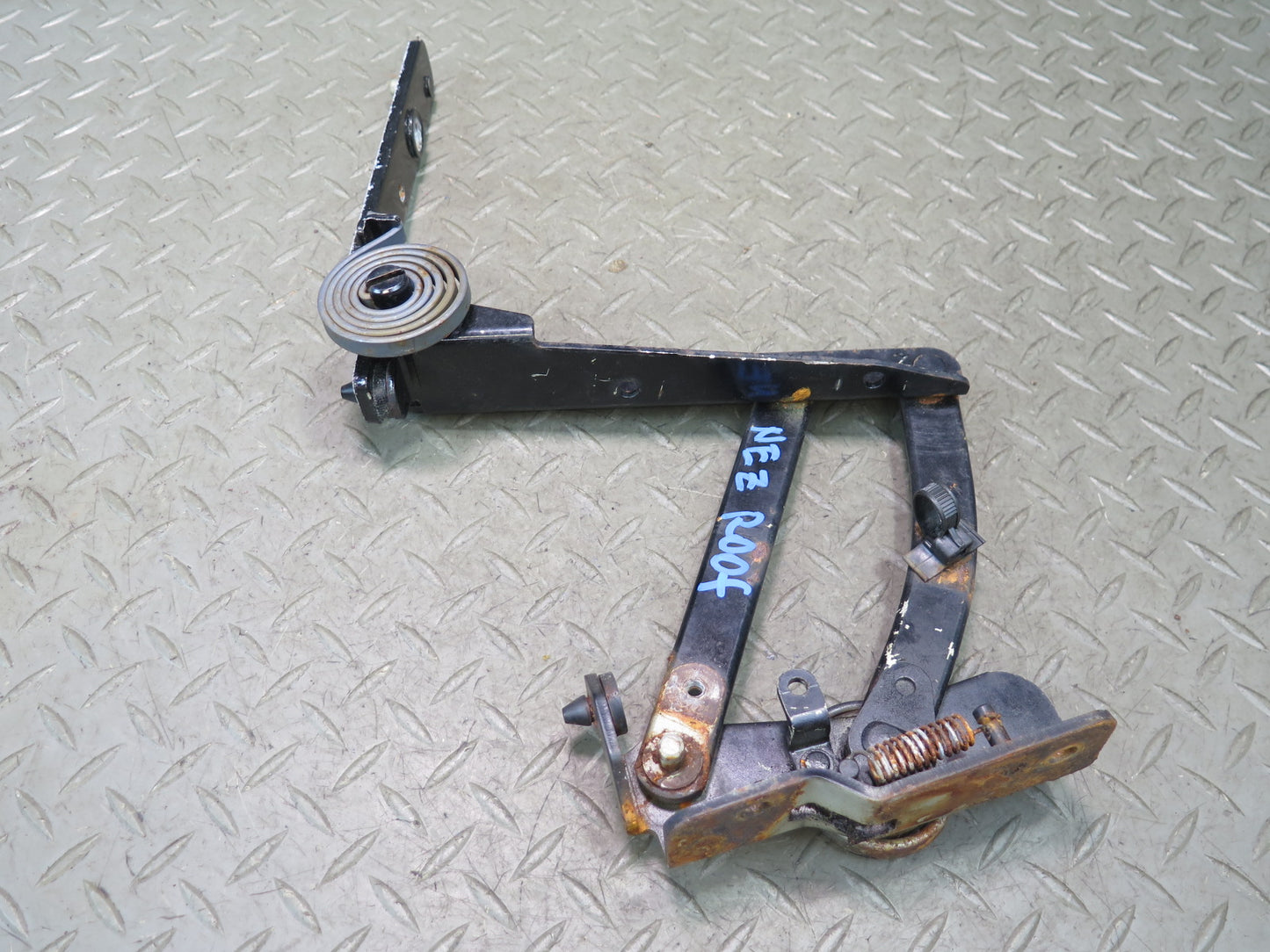 93-96 Nissan Z32 300ZX Convertible Set of 2 Left & Right TOP Roof Hinge OEM