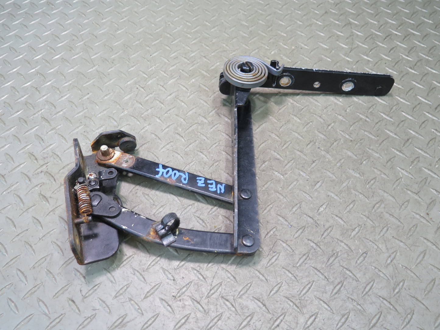 93-96 Nissan Z32 300ZX Convertible Set of 2 Left & Right TOP Roof Hinge OEM