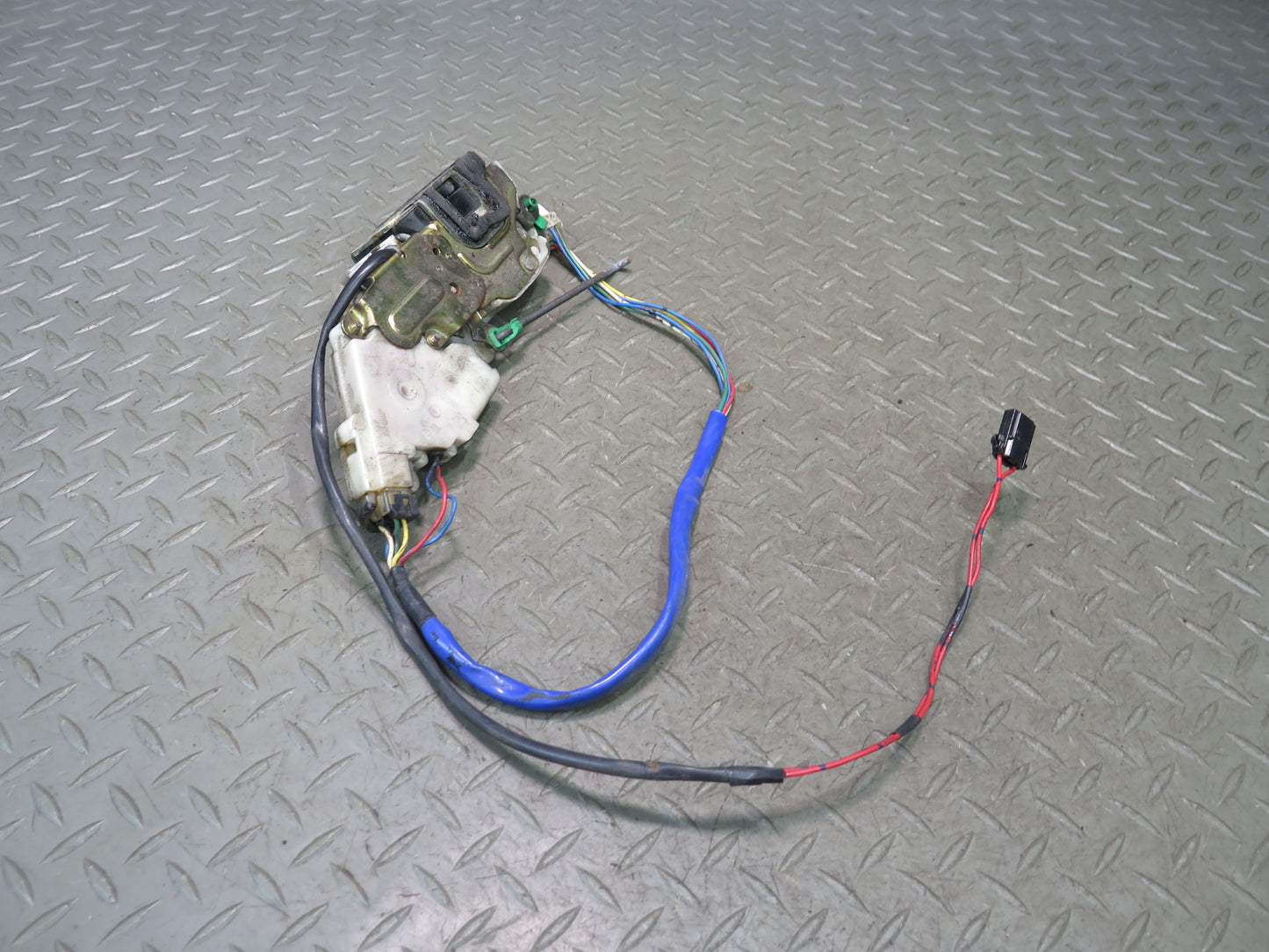 90-96 Nissan Z32 300ZX Left Door Lock Latch Actuator 80551-45P00 OEM