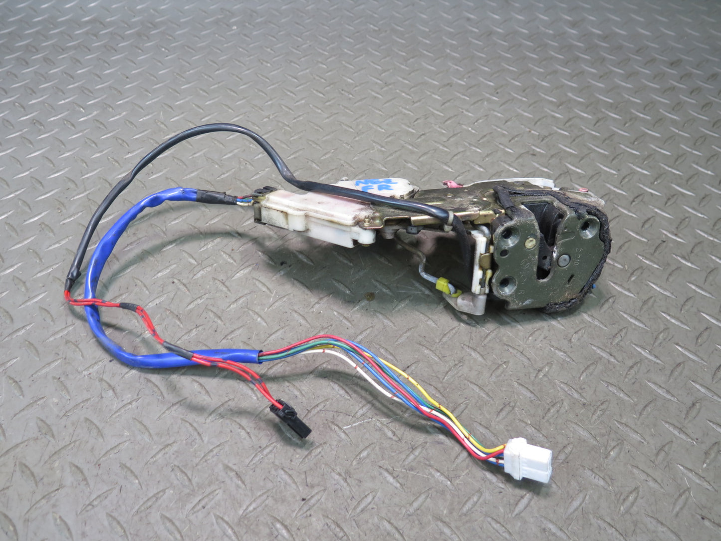 90-96 Nissan Z32 300ZX Right Door Lock Latch Actuator 80550-45P00 OEM
