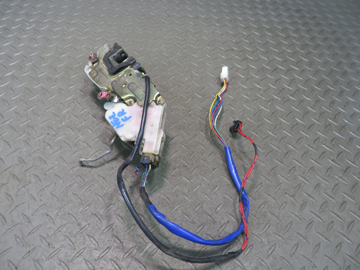 90-96 Nissan Z32 300ZX Right Door Lock Latch Actuator 80550-45P00 OEM