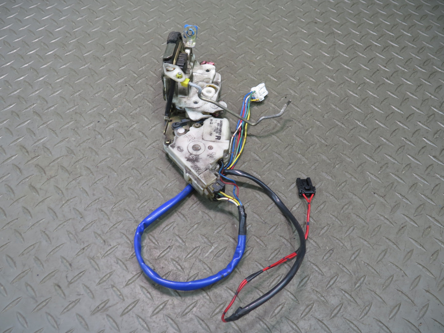 90-96 Nissan Z32 300ZX Right Door Lock Latch Actuator 80550-45P00 OEM