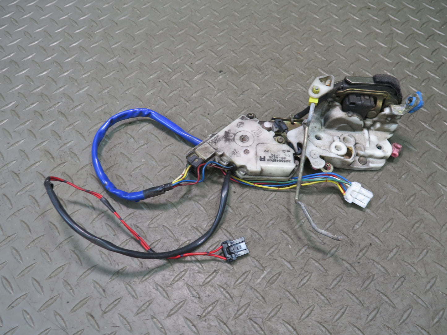 90-96 Nissan Z32 300ZX Right Door Lock Latch Actuator 80550-45P00 OEM