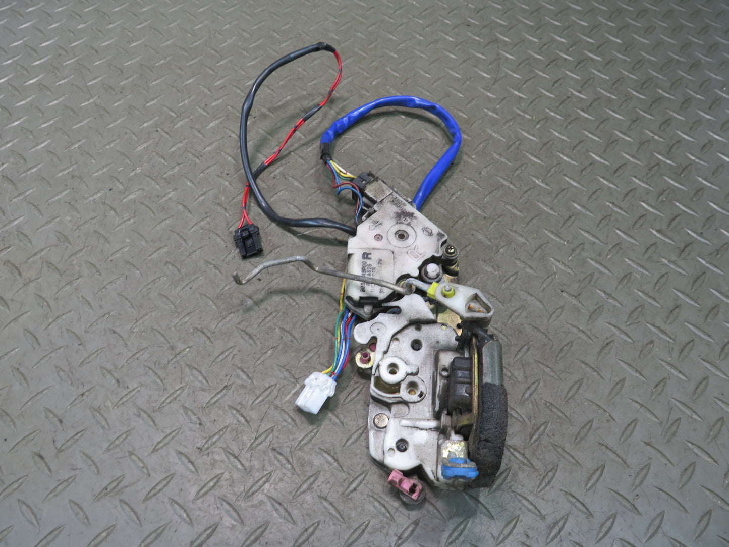 90-96 Nissan Z32 300ZX Right Door Lock Latch Actuator 80550-45P00 OEM