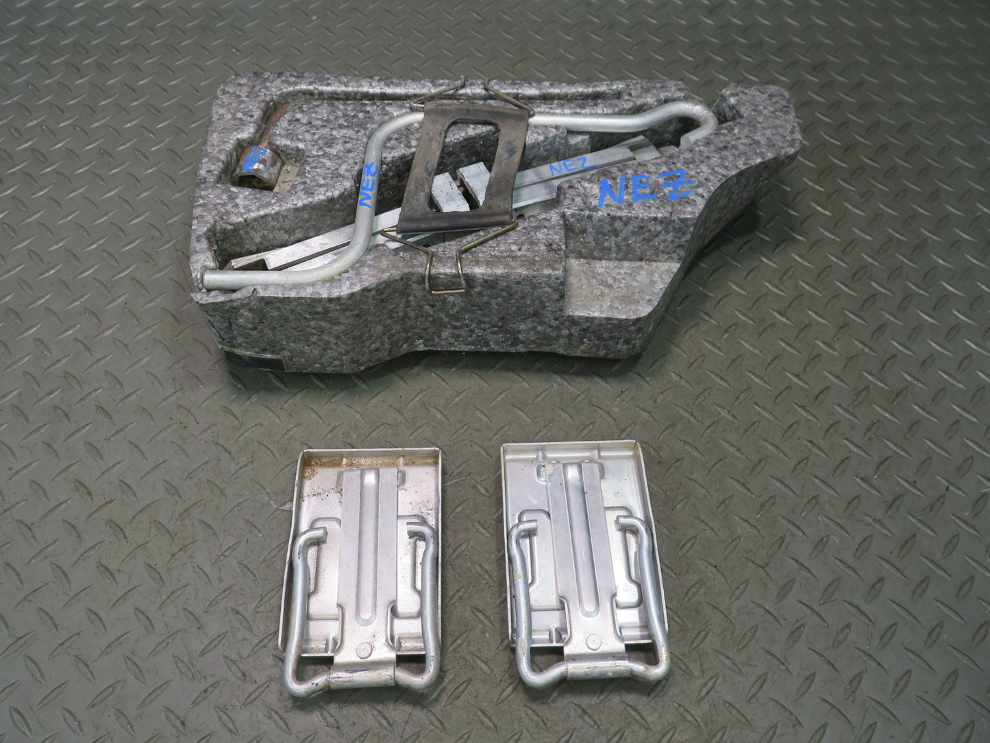 90-96 Nissan Z32 300ZX 2+0 Emergency Spare Tire Lift Jack Wrnech Tool Set OEM