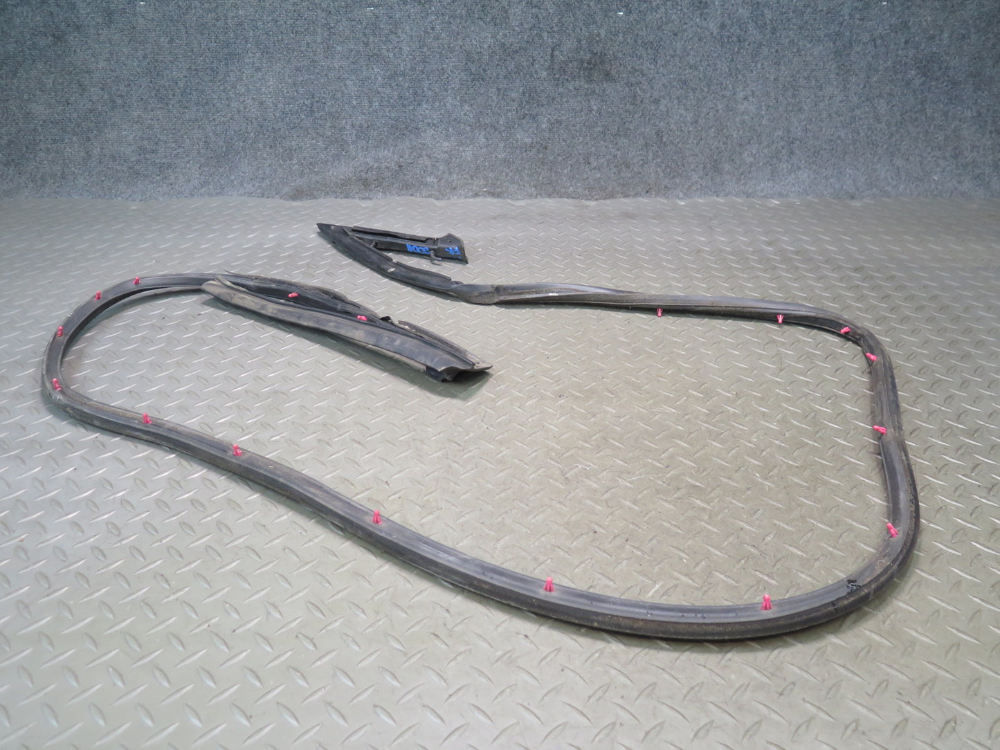 90-96 Nissan Z32 300ZX Right Door Weatherstrip Rubber Seal Gasket OEM