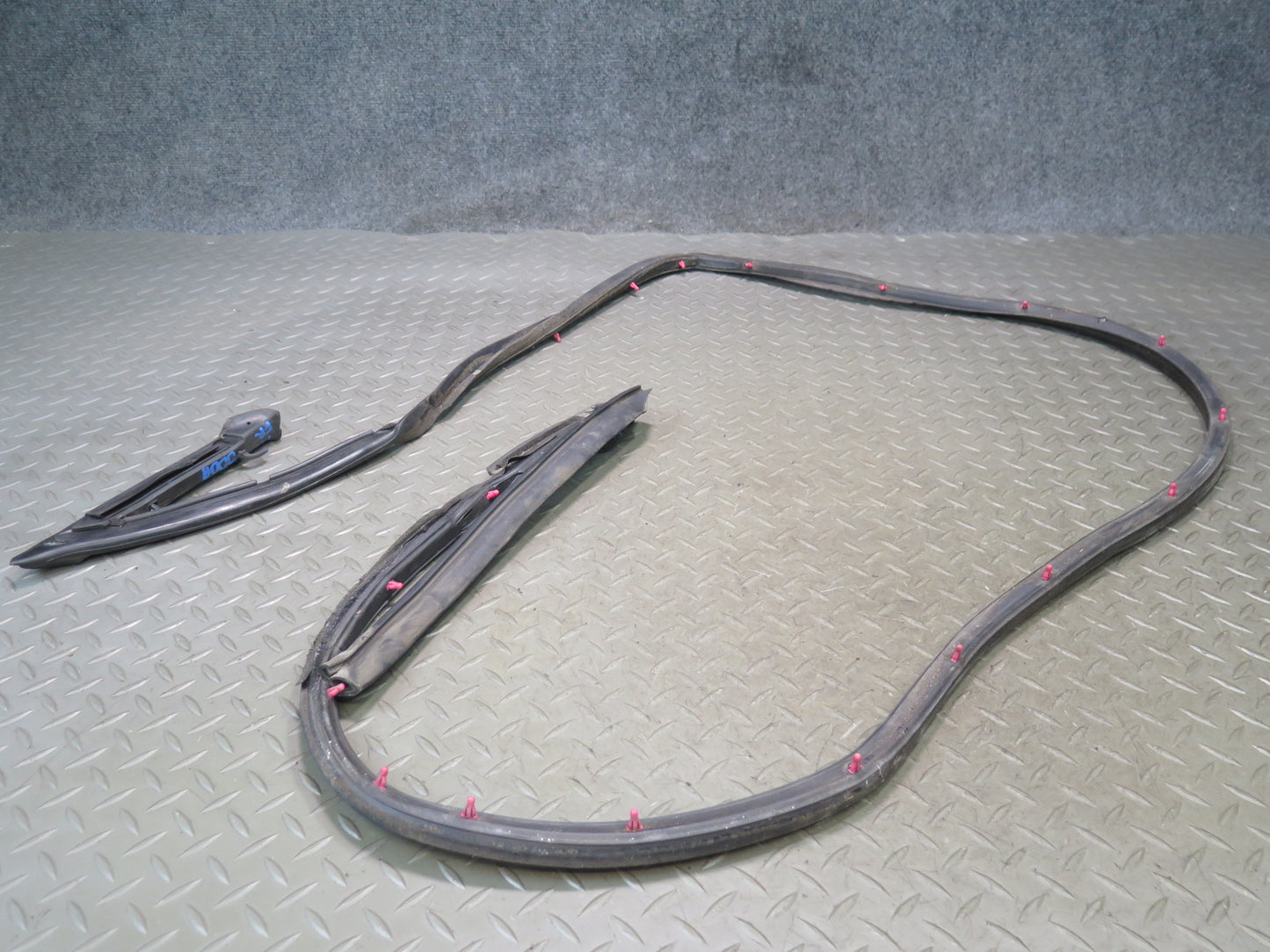 90-96 Nissan Z32 300ZX Right Door Weatherstrip Rubber Seal Gasket OEM