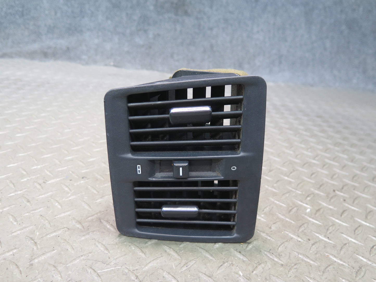 94-99 Mercedes W140 S500 Rear Center Console A/C Air Vent 1408300654 OEM