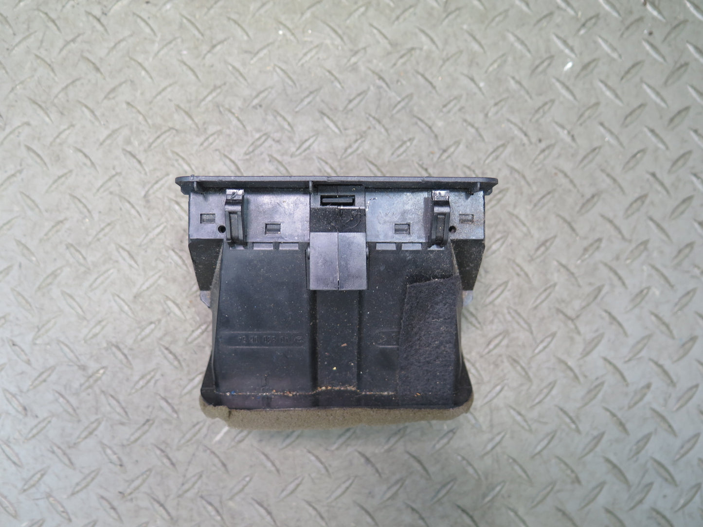 94-99 Mercedes W140 S500 Rear Center Console A/C Air Vent 1408300654 OEM