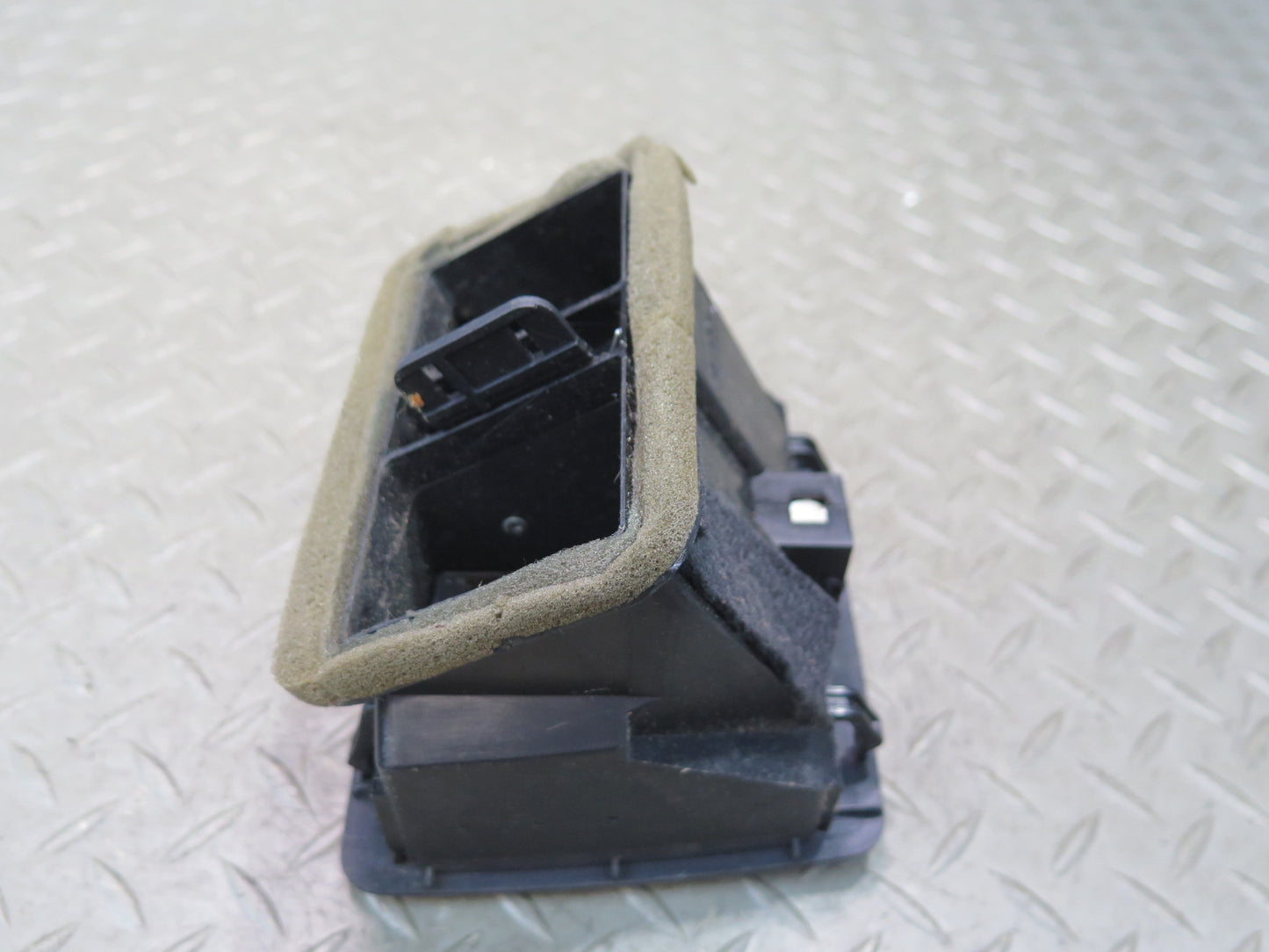 94-99 Mercedes W140 S500 Rear Center Console A/C Air Vent 1408300654 OEM