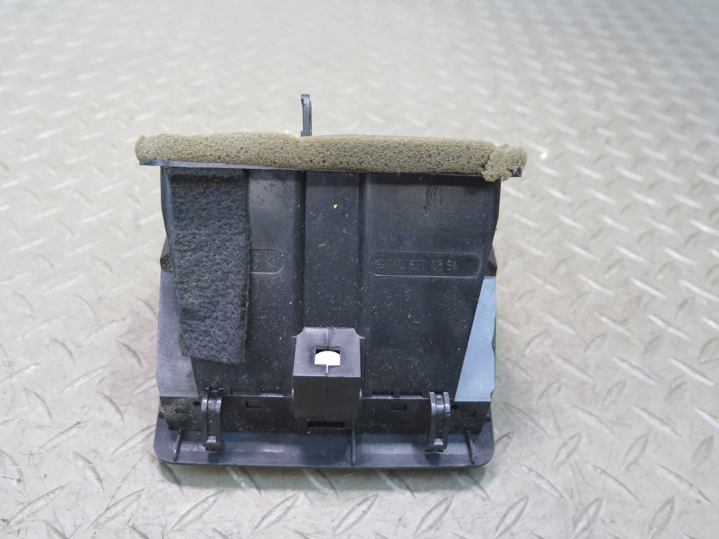 94-99 Mercedes W140 S500 Rear Center Console A/C Air Vent 1408300654 OEM