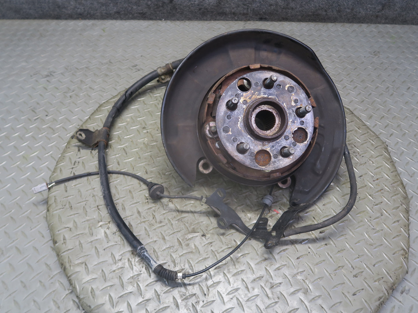92-00 Lexus UZZ30L SC300 SC400 RWD Rear Right Spindle Knuckle Wheel Hub 115K OEM
