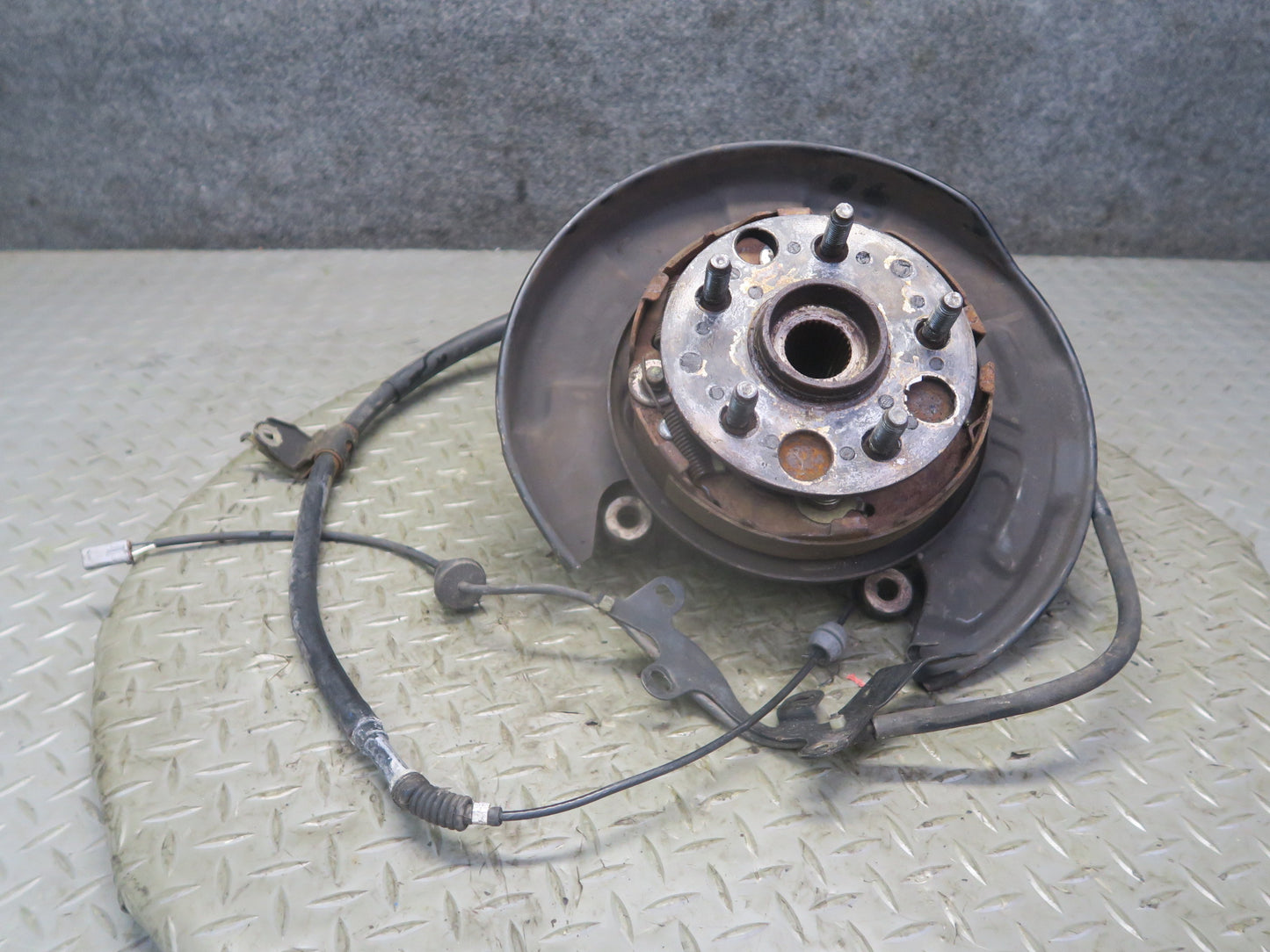 92-00 Lexus UZZ30L SC300 SC400 RWD Rear Right Spindle Knuckle Wheel Hub 115K OEM
