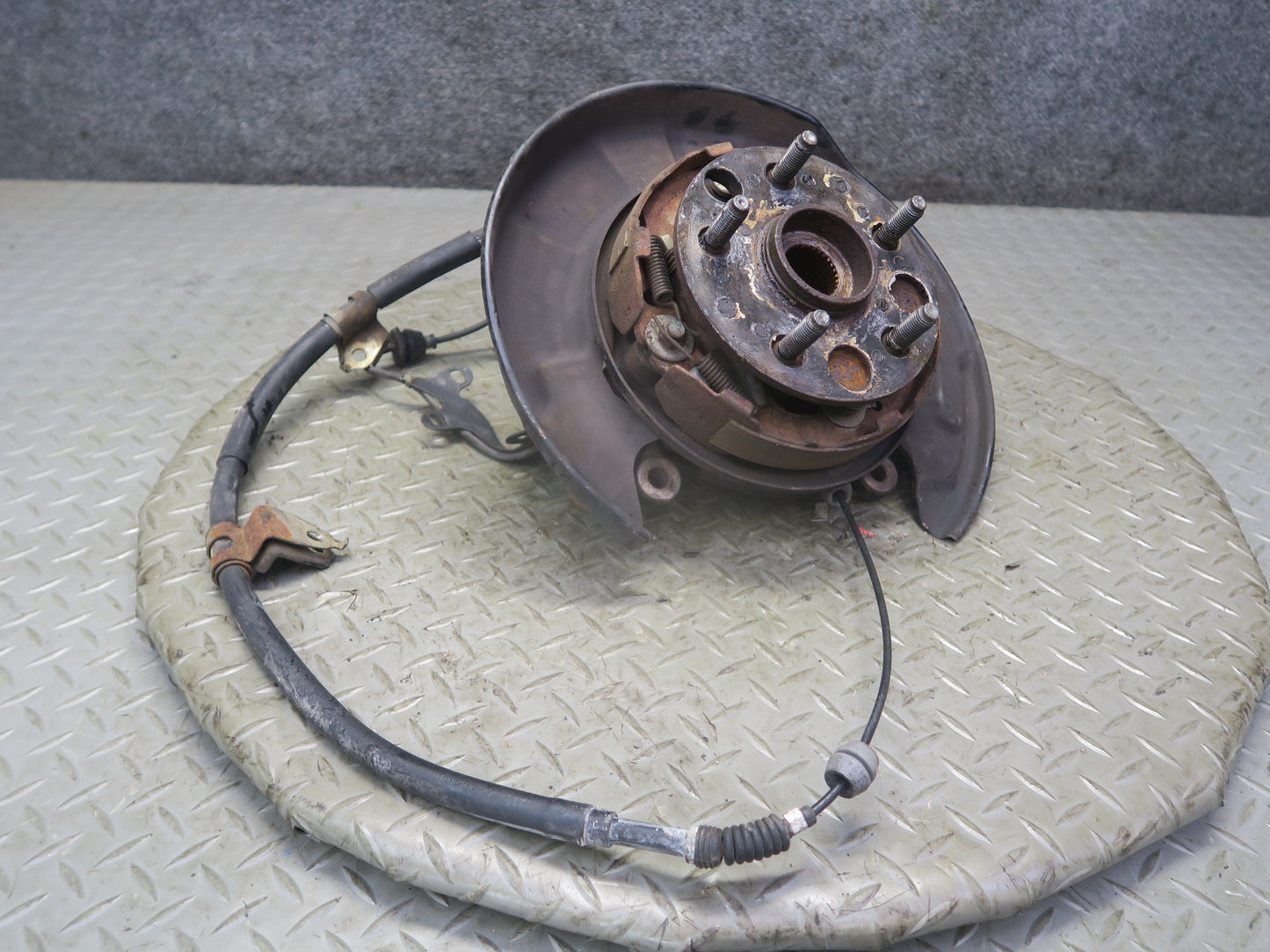 92-00 Lexus UZZ30L SC300 SC400 RWD Rear Right Spindle Knuckle Wheel Hub 115K OEM