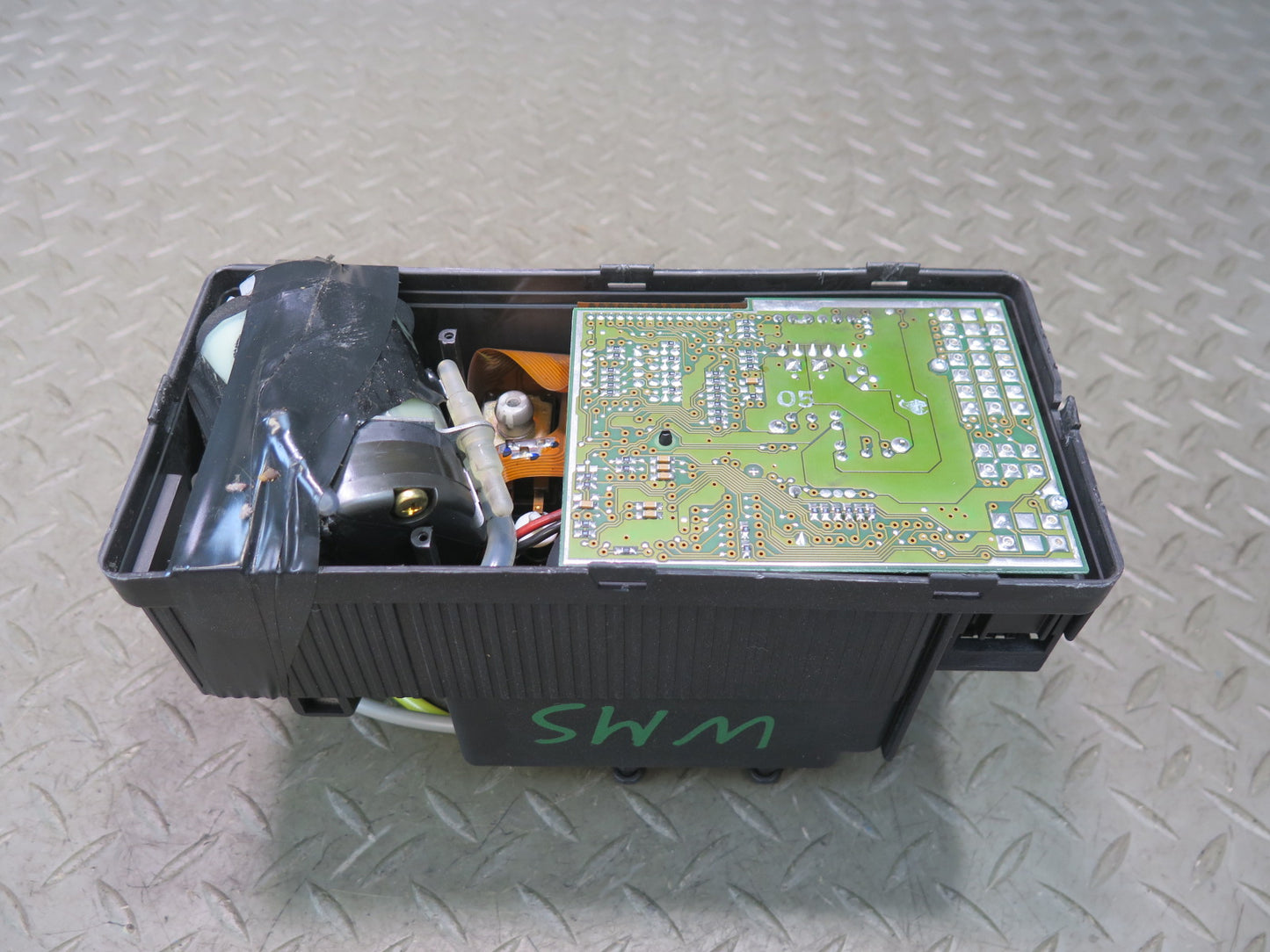 94-97 Mercedes W140 S420 S500 Central Lock Locking Vacuum Pump OEM