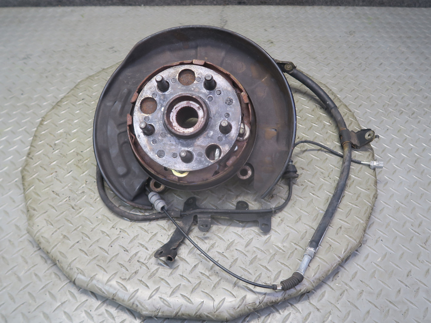 92-00 Lexus UZZ30L SC300 SC400 RWD Rear Left Spindle Knuckle Wheel Hub 115K OEM