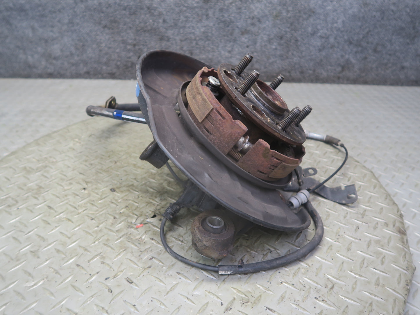 92-00 Lexus UZZ30L SC300 SC400 RWD Rear Left Spindle Knuckle Wheel Hub 115K OEM