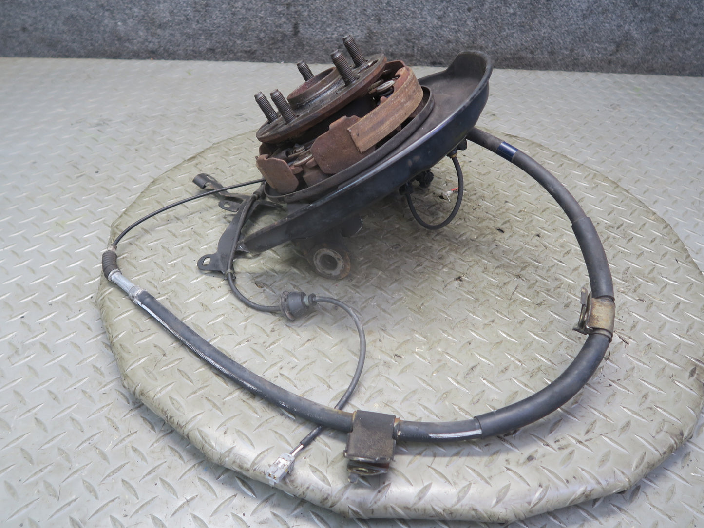 92-00 Lexus UZZ30L SC300 SC400 RWD Rear Left Spindle Knuckle Wheel Hub 115K OEM