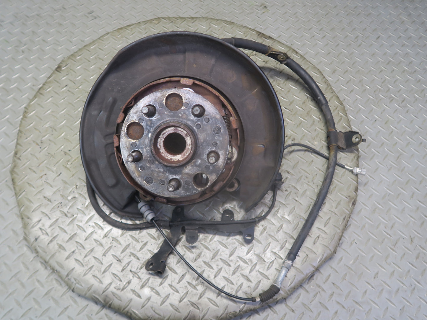 92-00 Lexus UZZ30L SC300 SC400 RWD Rear Left Spindle Knuckle Wheel Hub 115K OEM