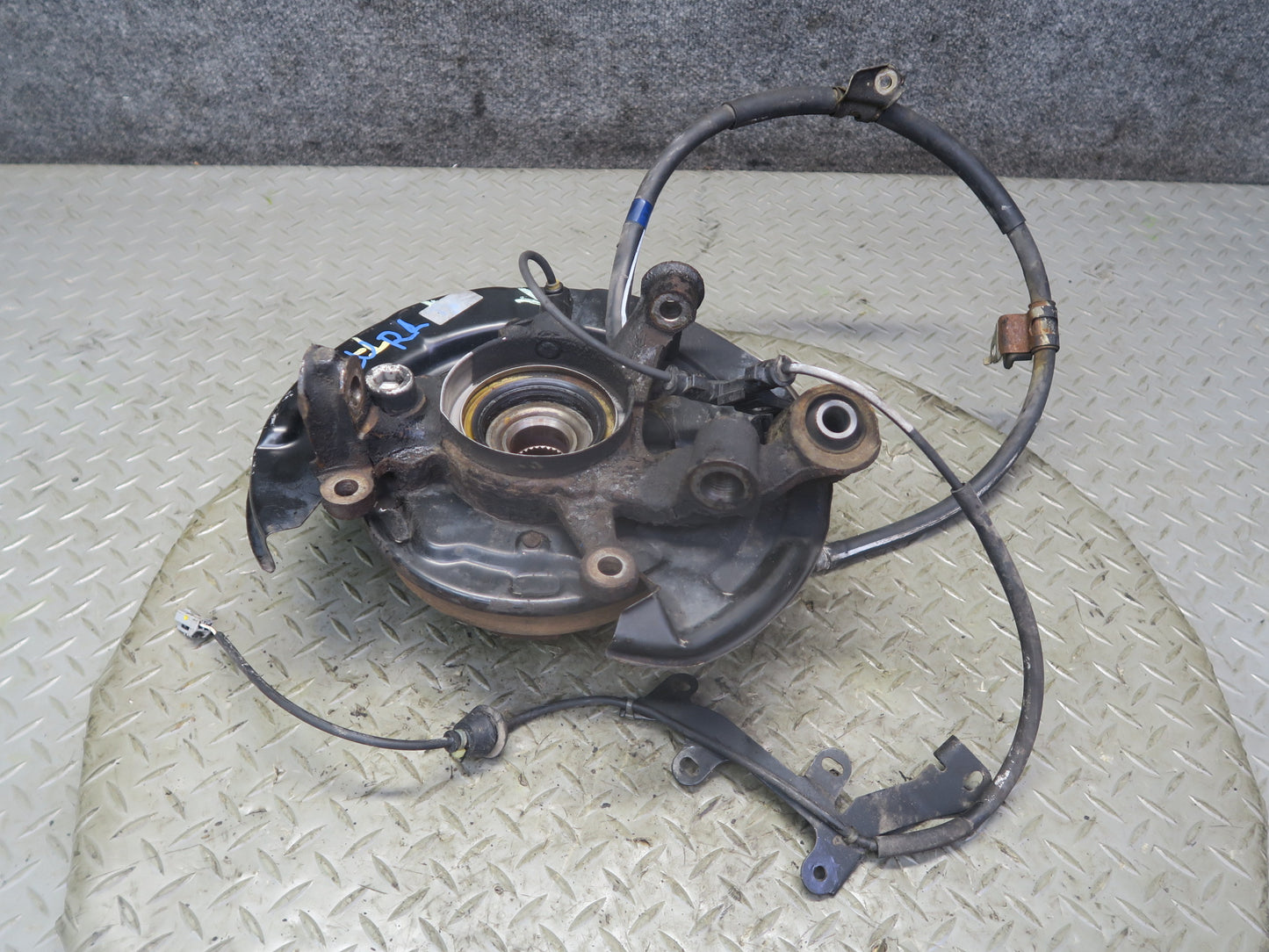 92-00 Lexus UZZ30L SC300 SC400 RWD Rear Left Spindle Knuckle Wheel Hub 115K OEM