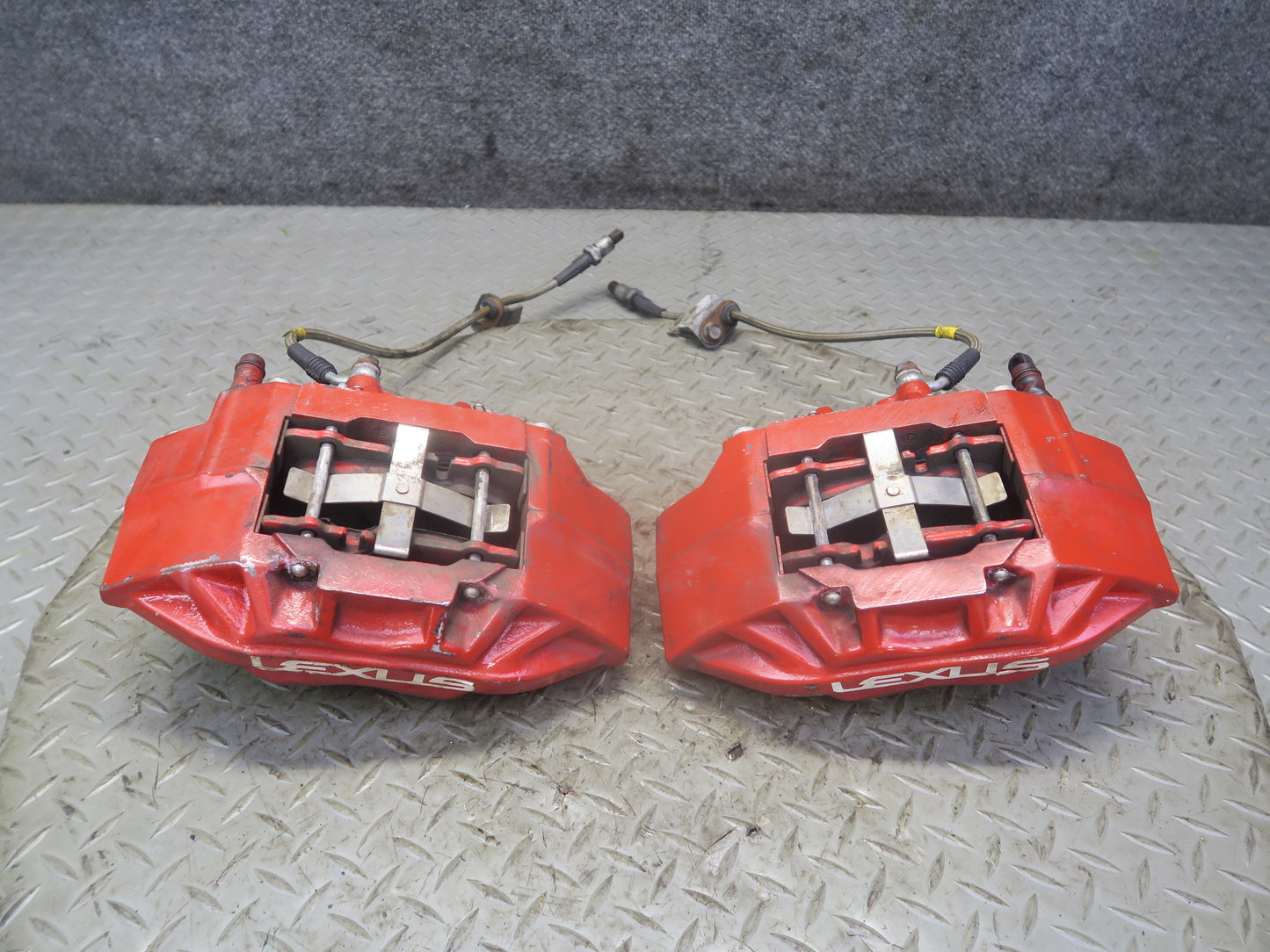 95-00 Lexus UCF20L LS400 Set of 2 Front Left Right Brake Caliper Sumitomo OEM