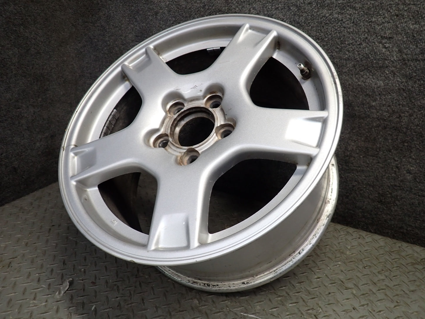 97-99 Chevrolet Corvette C5 Front R17" Alloy Wheel Rim 17x8.5 ET58 OEM