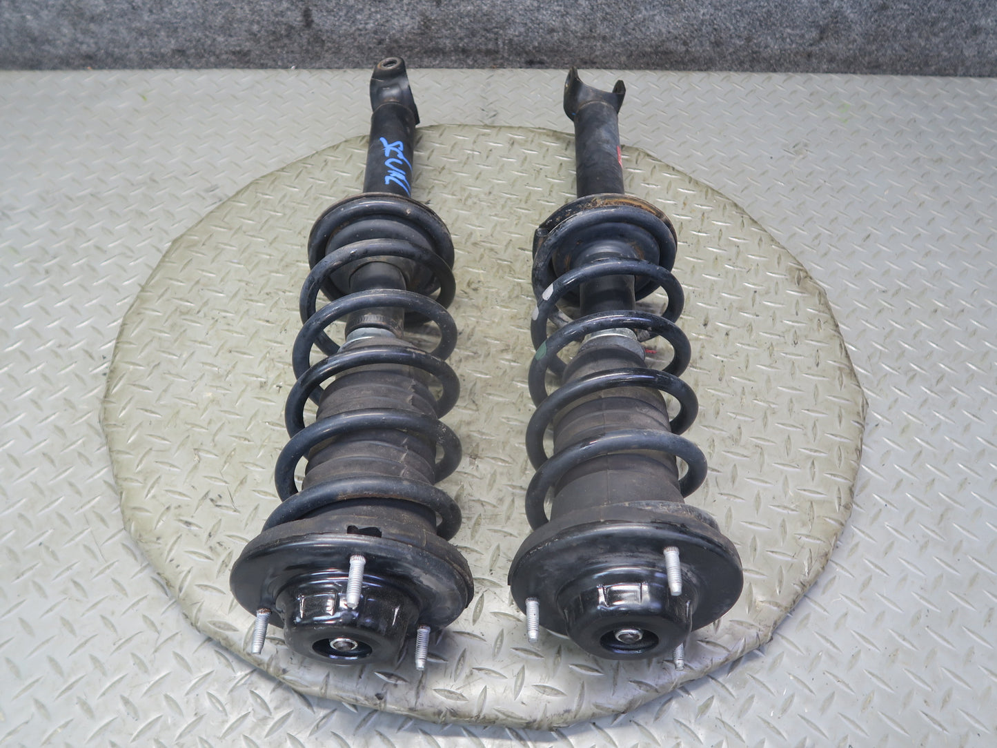 97-00 Lexus UZZ30L SC400 RWD Set of 2 Rear Left & Right Strut Shock Absorber KYB